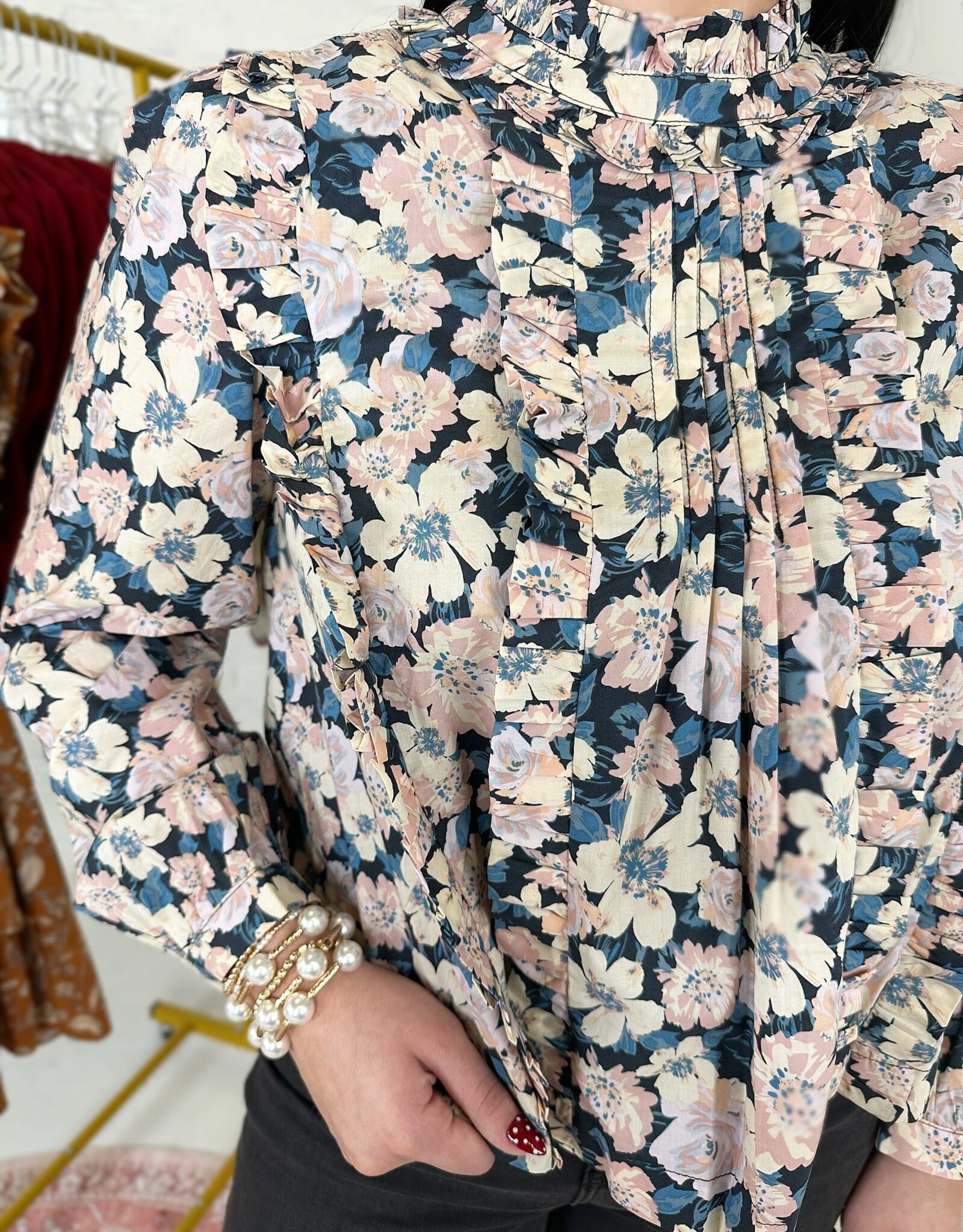 &merci Kasey Top in Black Floral