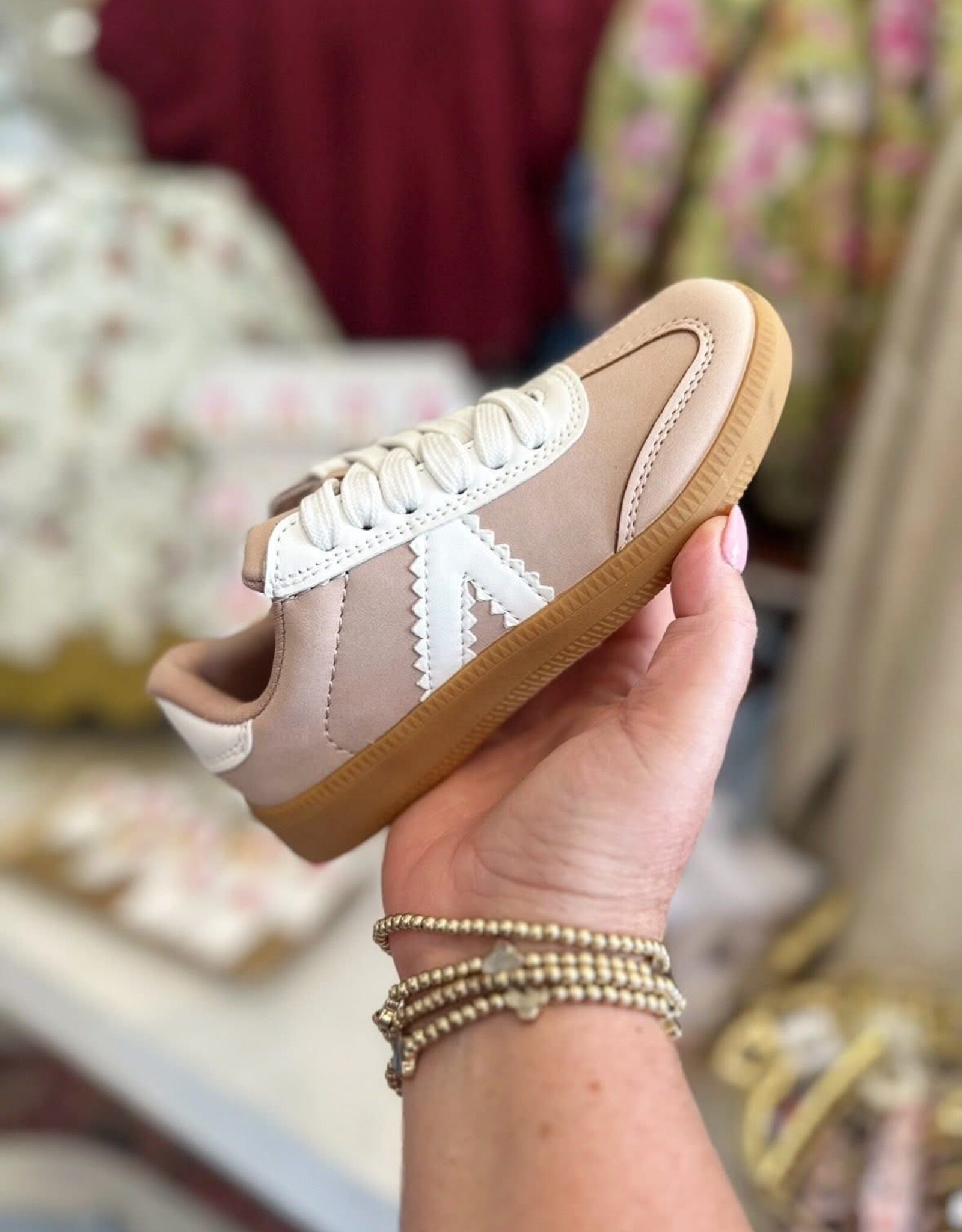 Mia Kids Baker Sneaker in Pink