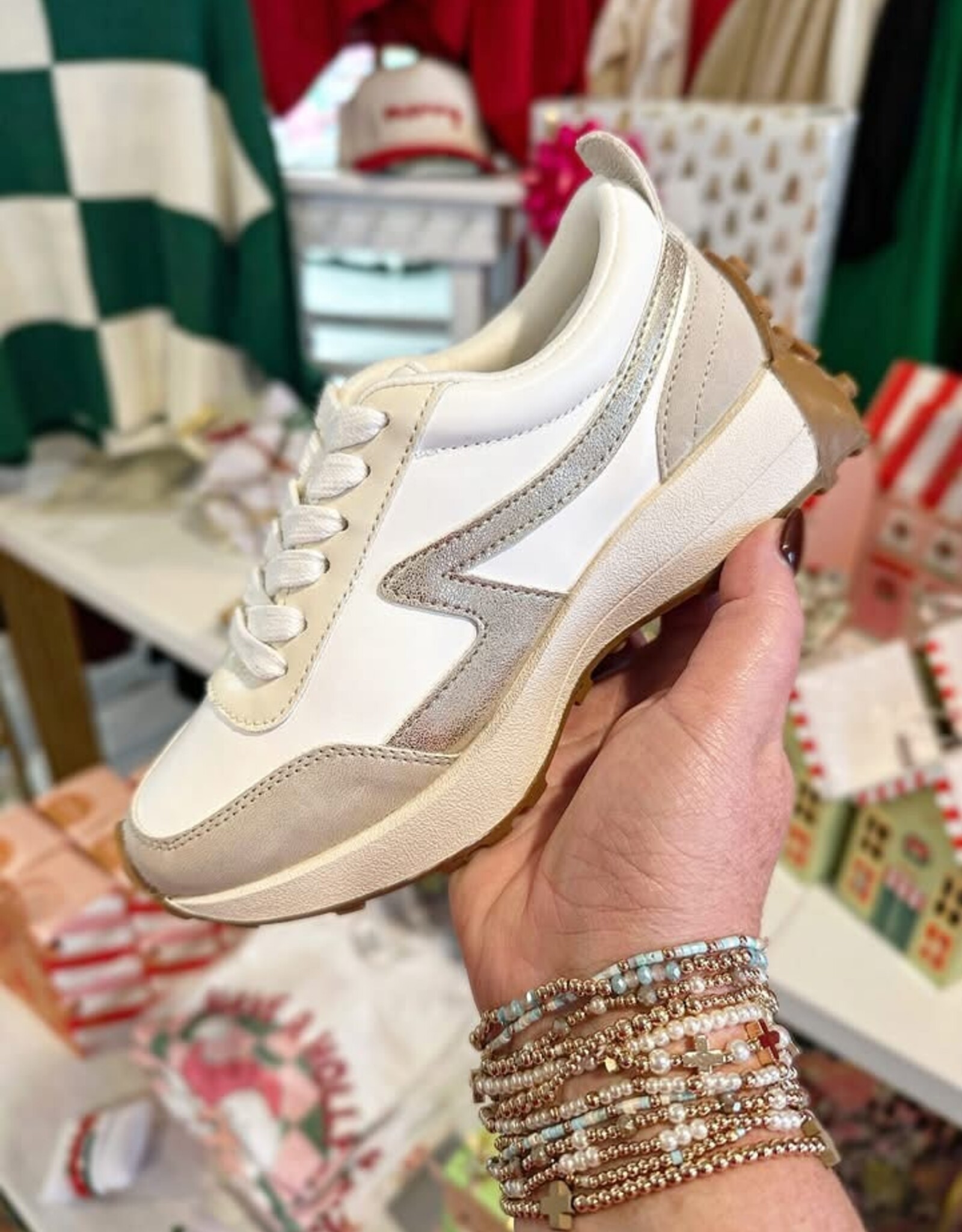 Mia Kids Samyra Sneaker in White/Taupe