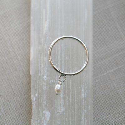 Dangling pearl ring