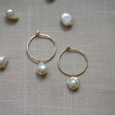 Boucles d'oreilles petits anneaux perle - Or