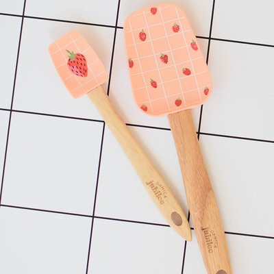 Strawberry spoon duo