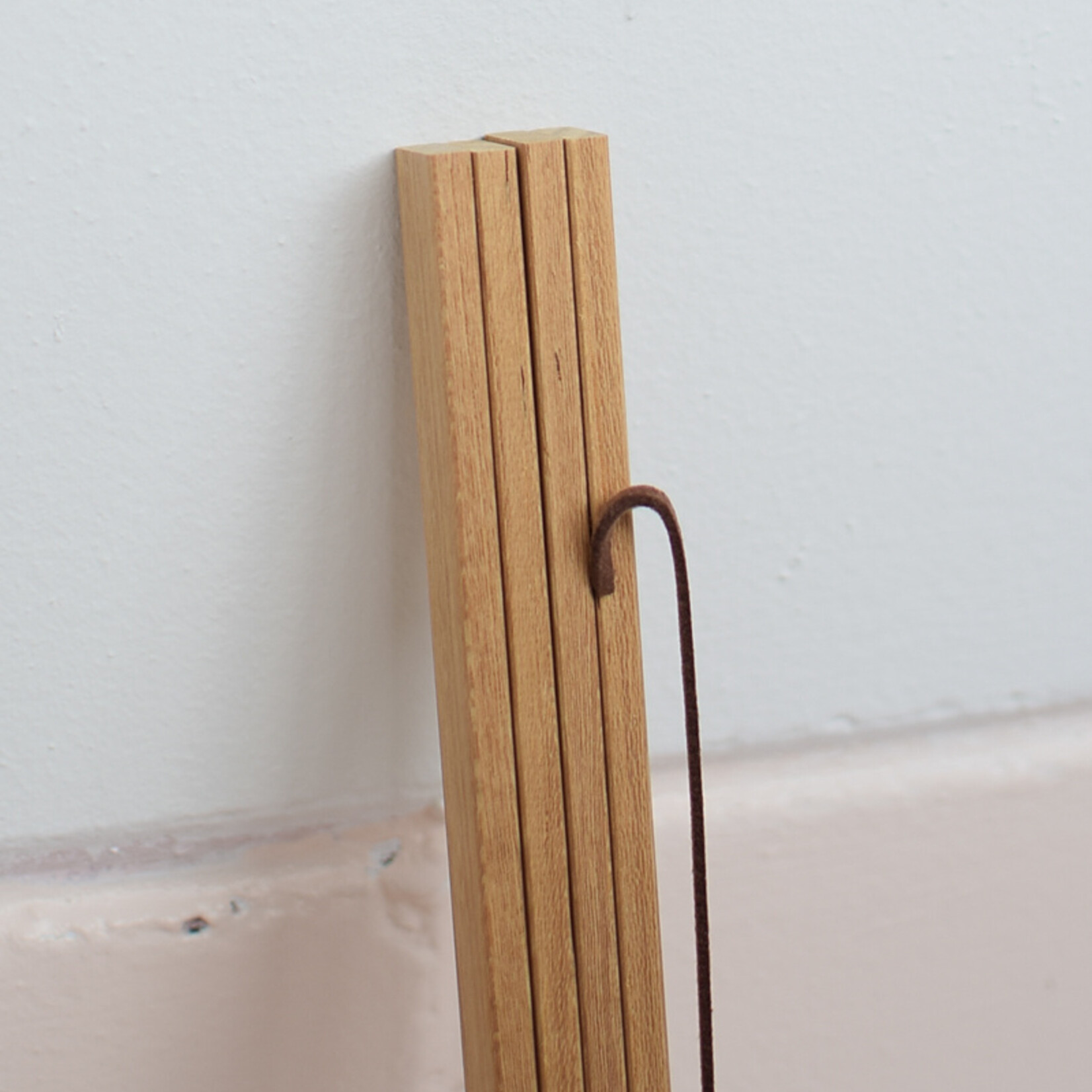Magnetic frame
