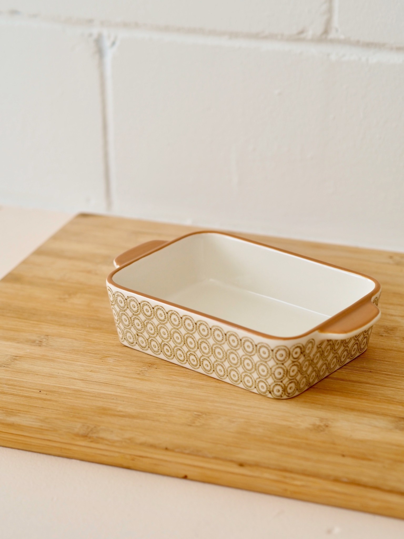 Small patterned oven dish