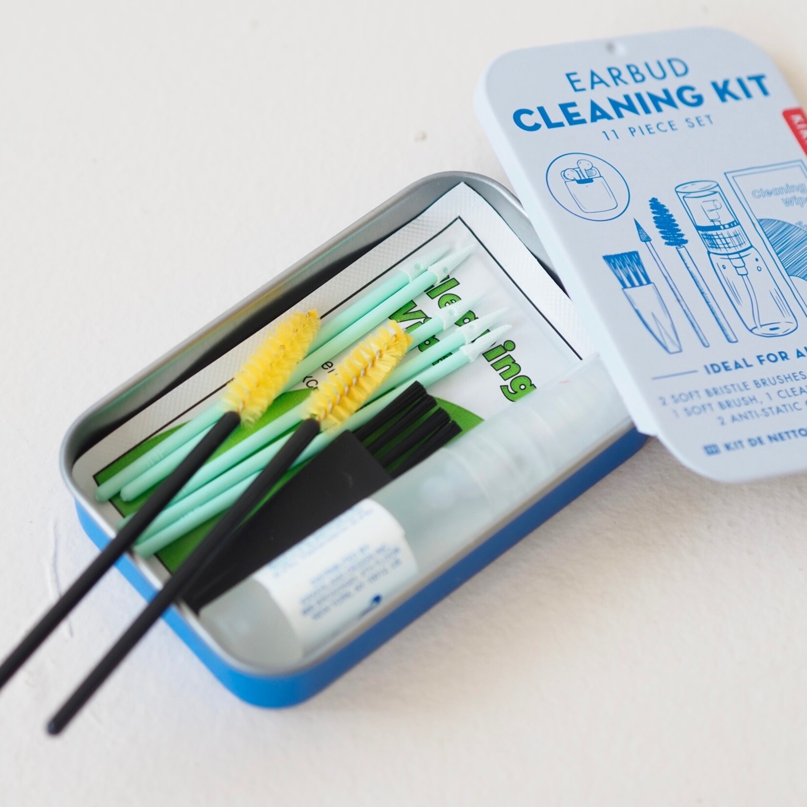 Earphone cleaning kit