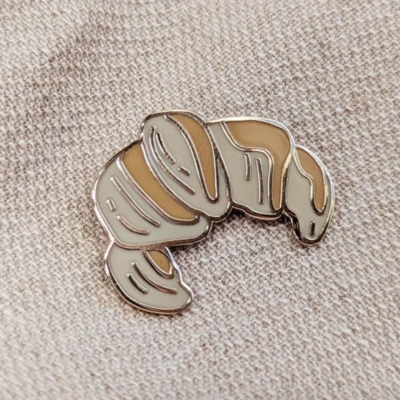 Croissant pin