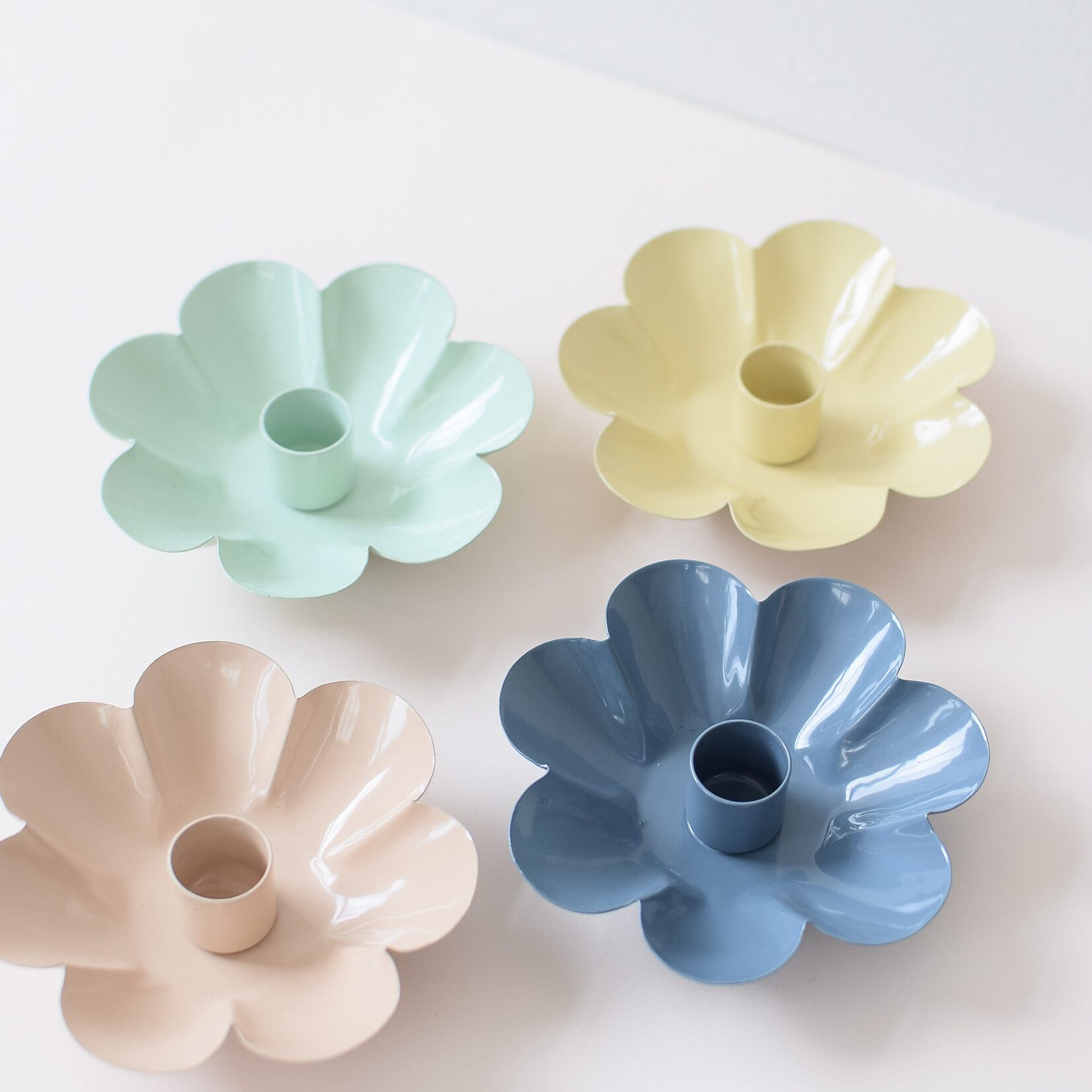 Flower candlestick