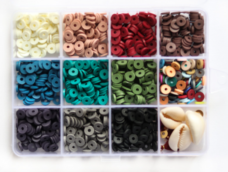 Box of beads + accessories - 11 Natural colors