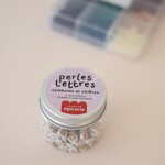 Pot pearls letters symbols - White and gold