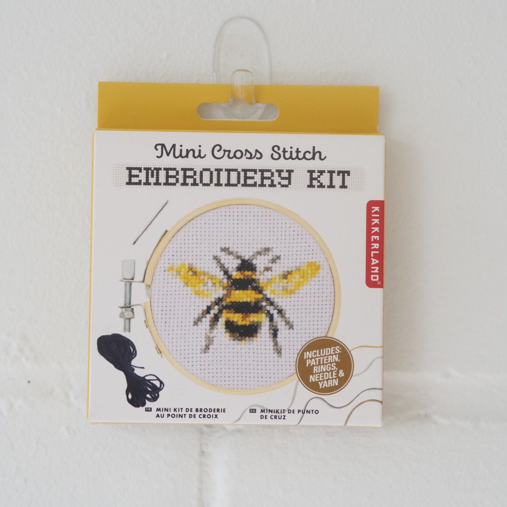 Mini embroidery kit - Bee