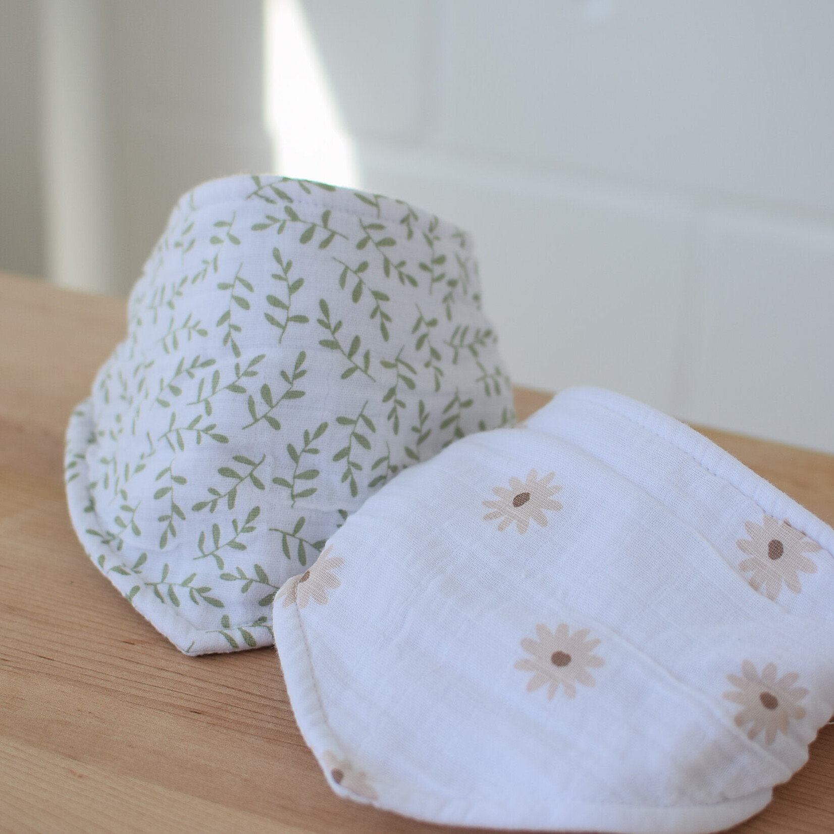 Bandana Bibs - Daisies/Leaves x2