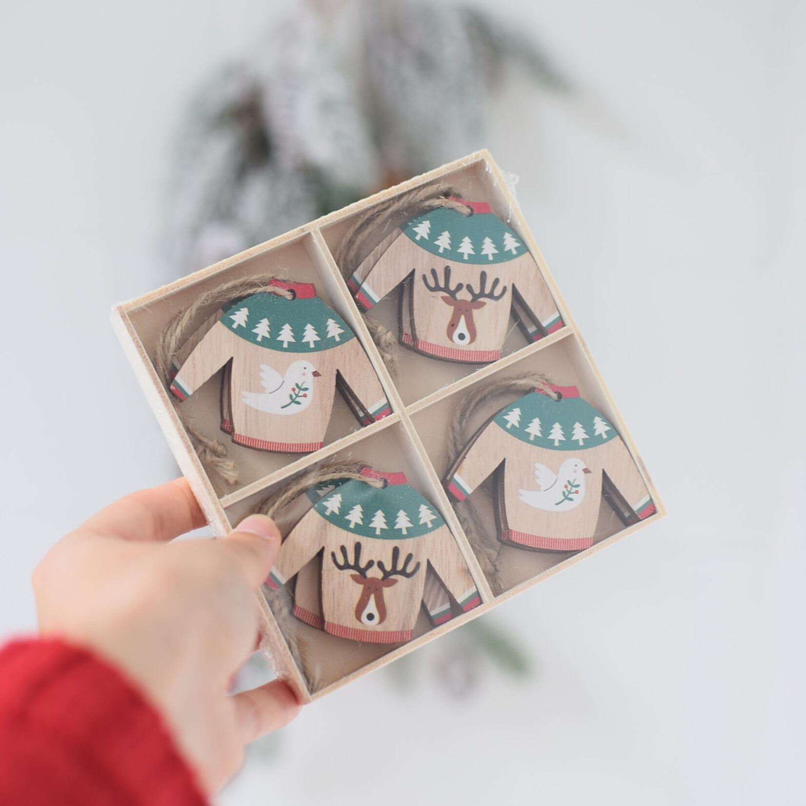 Sweater ornaments x8
