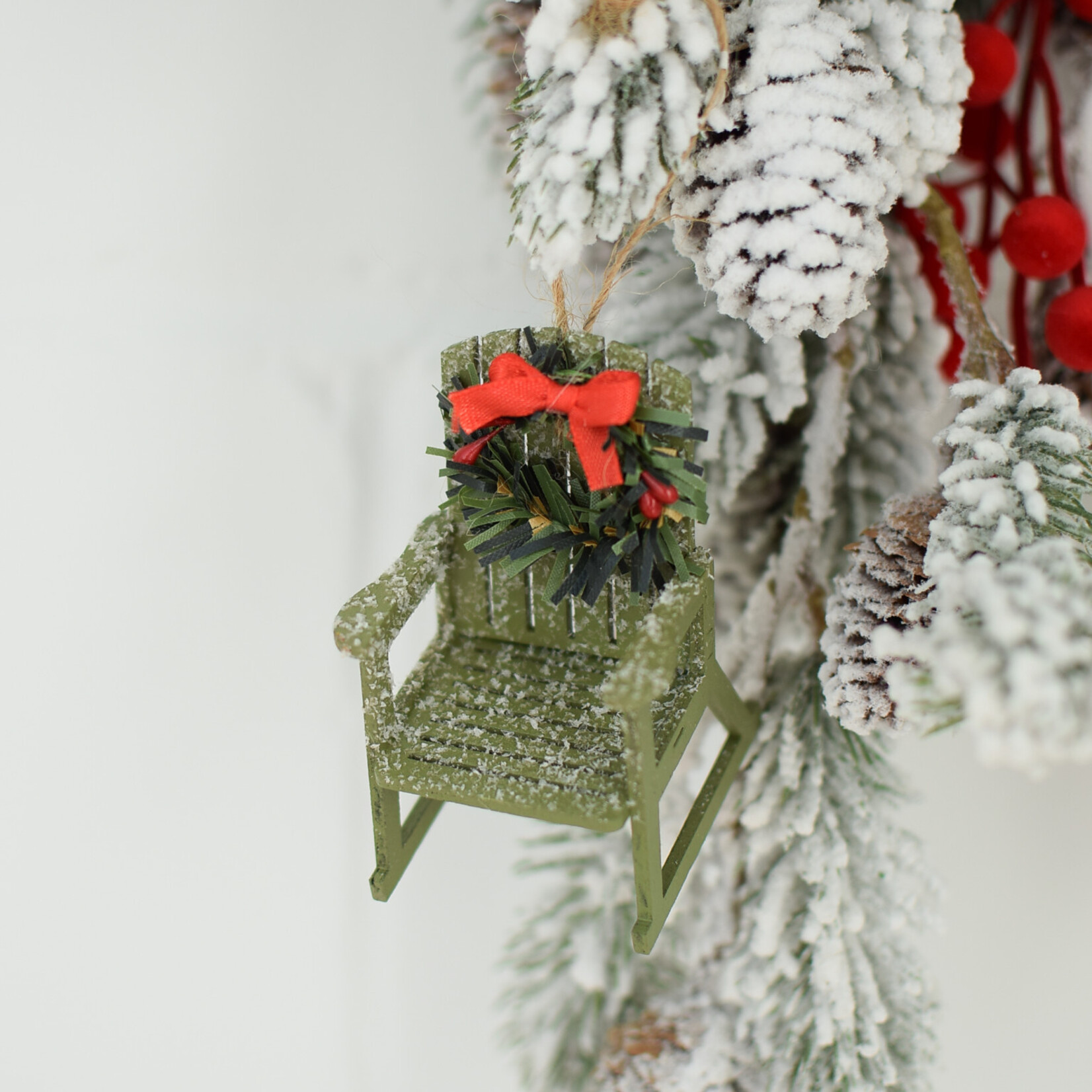 Ornament - Chair with crown