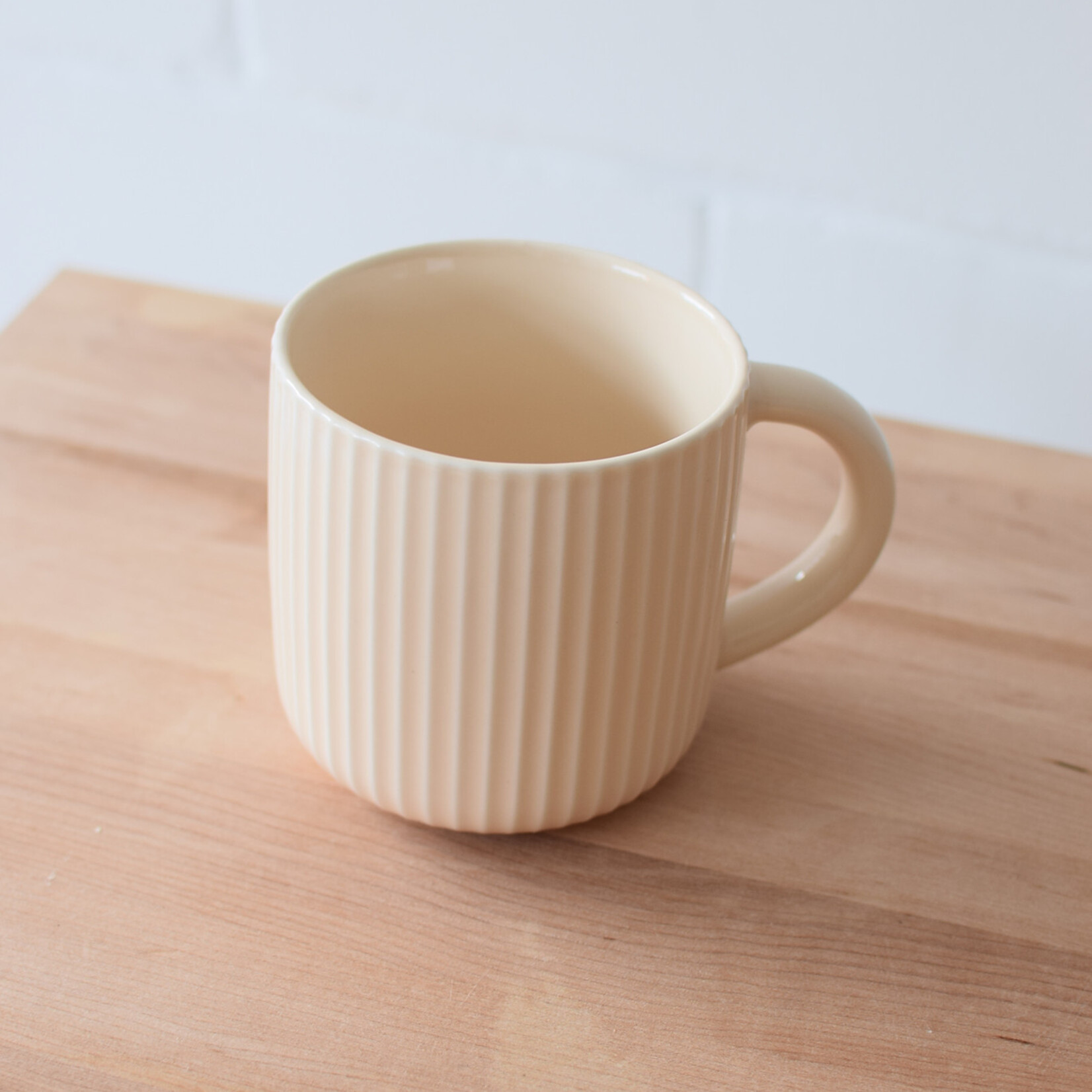 Écru Fluted Mug