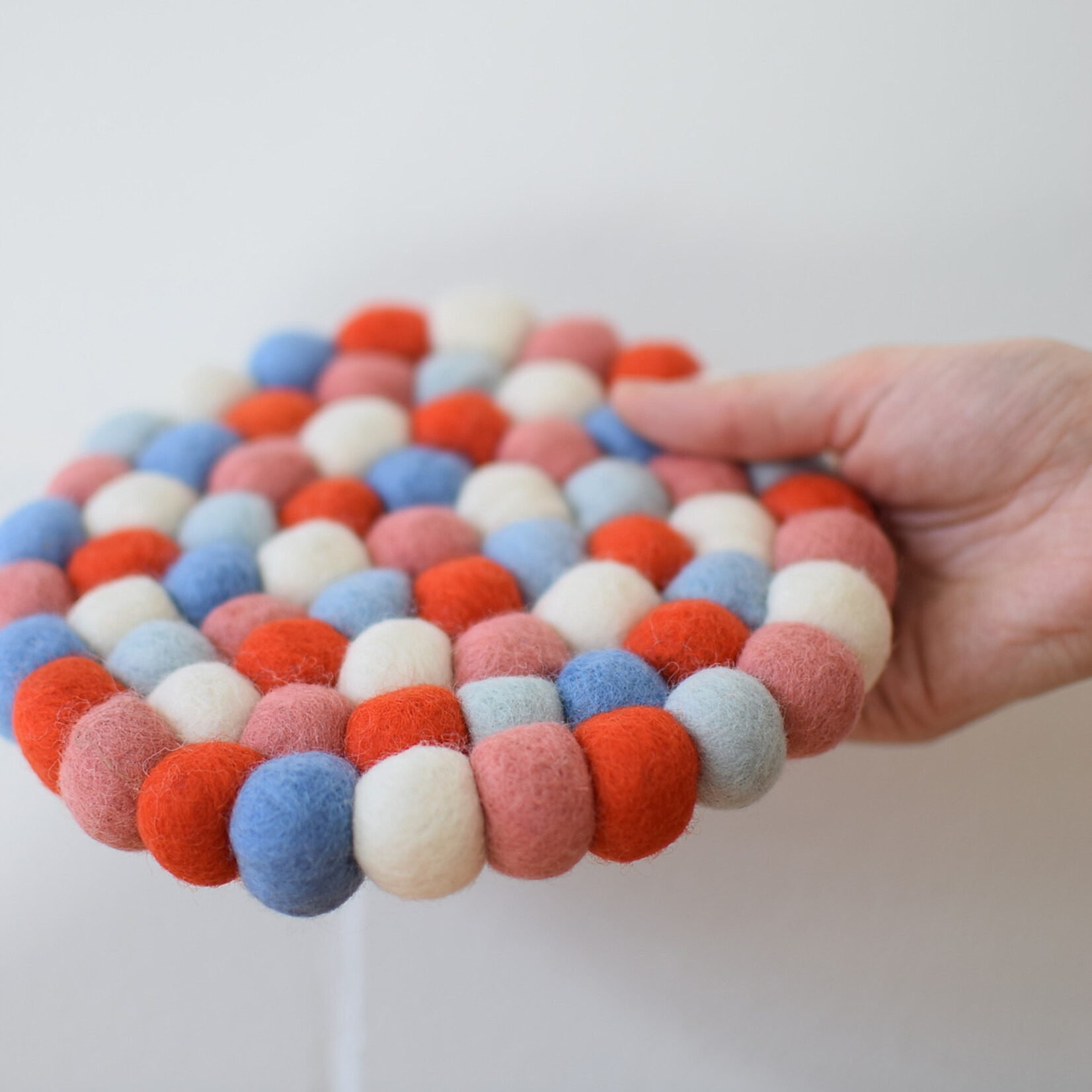 Midsummer tassel trivet