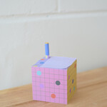 Notepad cube and pen