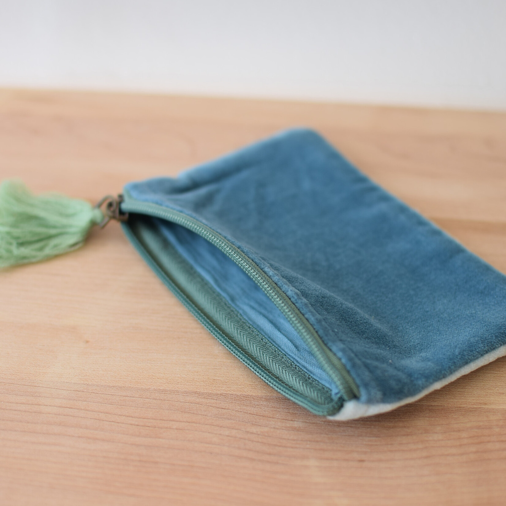 Velvet Tassel Aqua pouch
