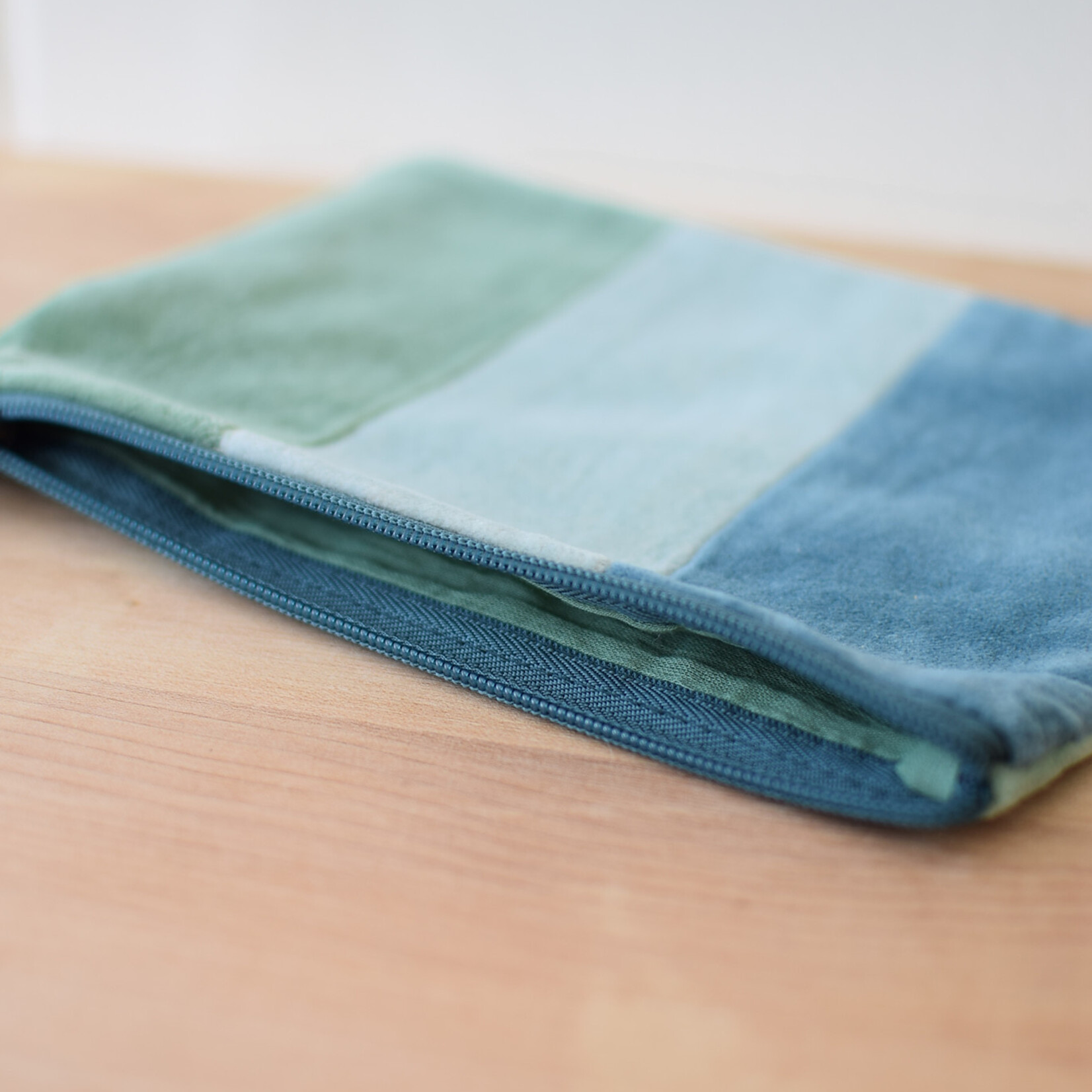 Velvet Tassel Aqua pouch