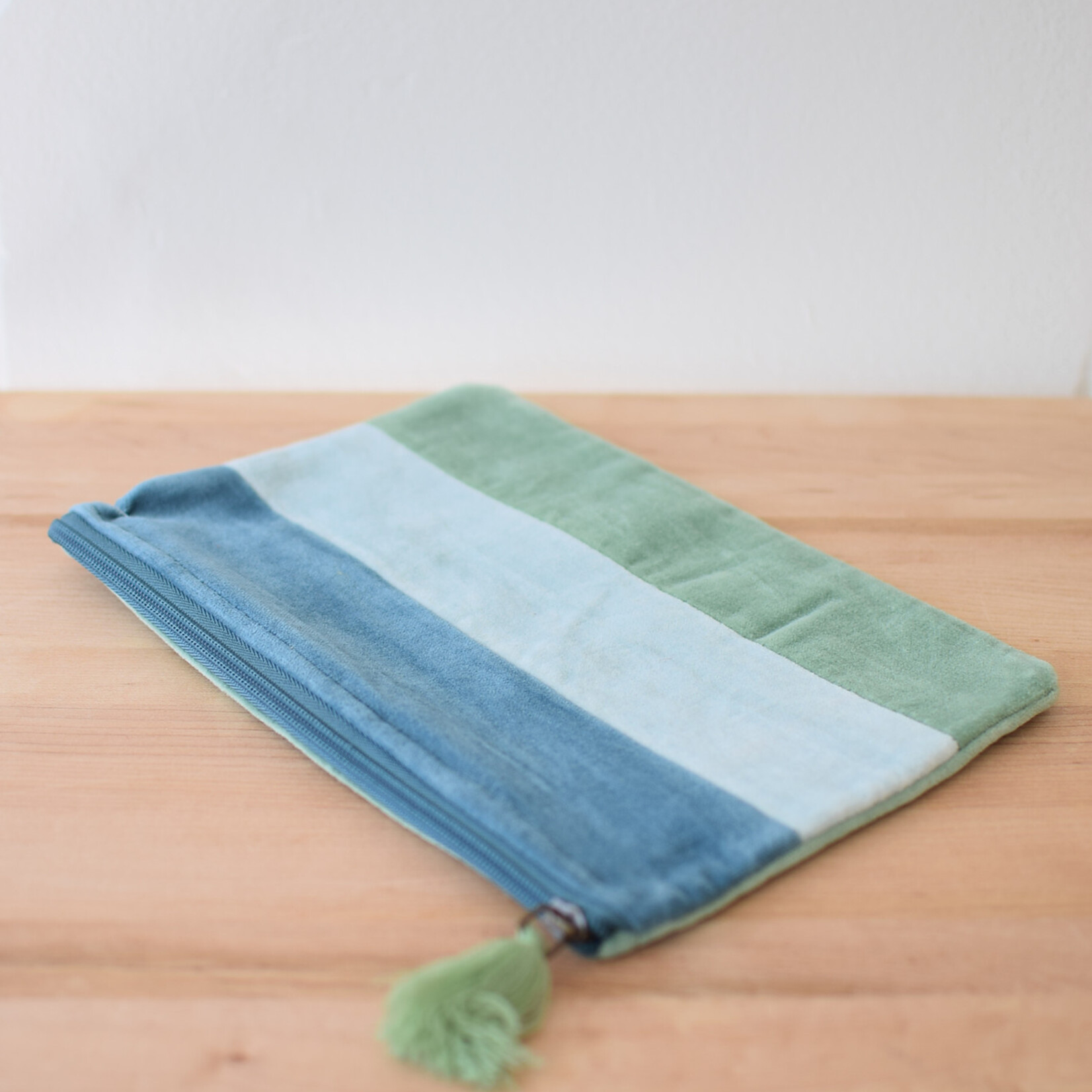 Velvet Tassel Aqua pouch