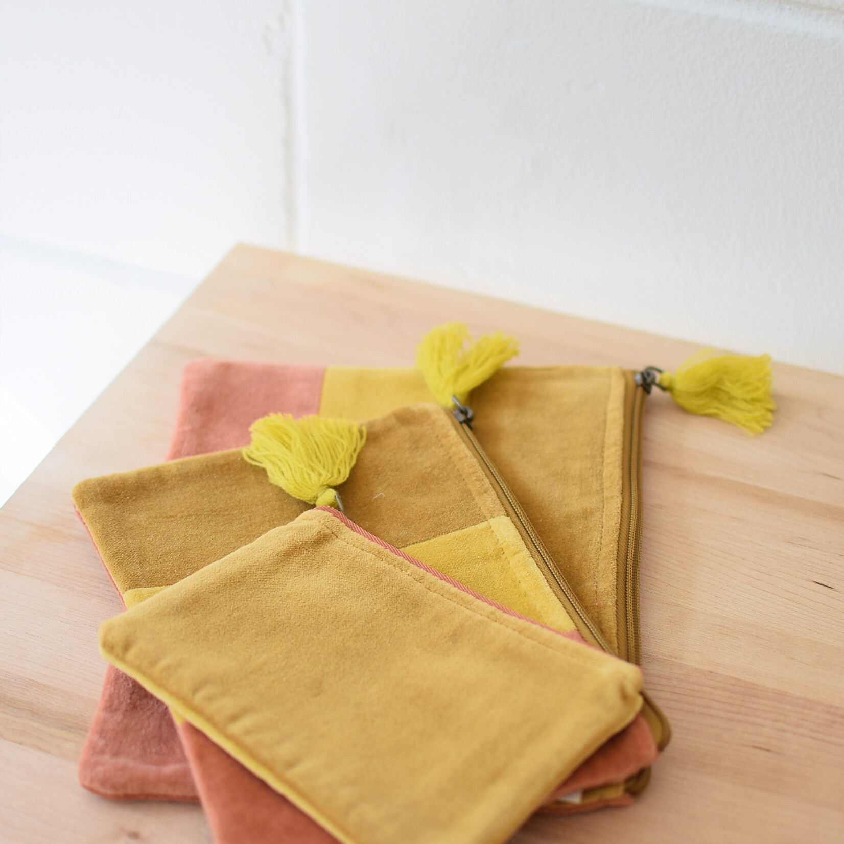 Velour Tassel Gold pouch