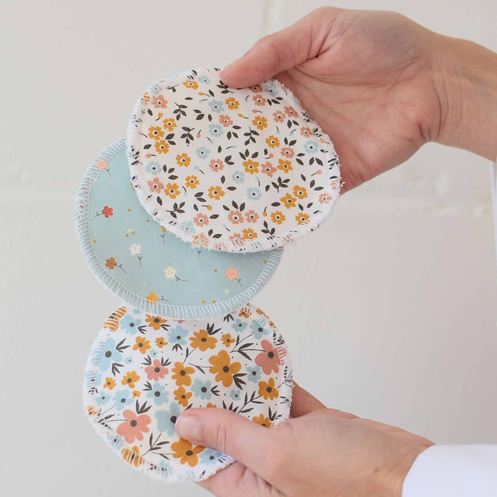 Make-up remover wipes (3)