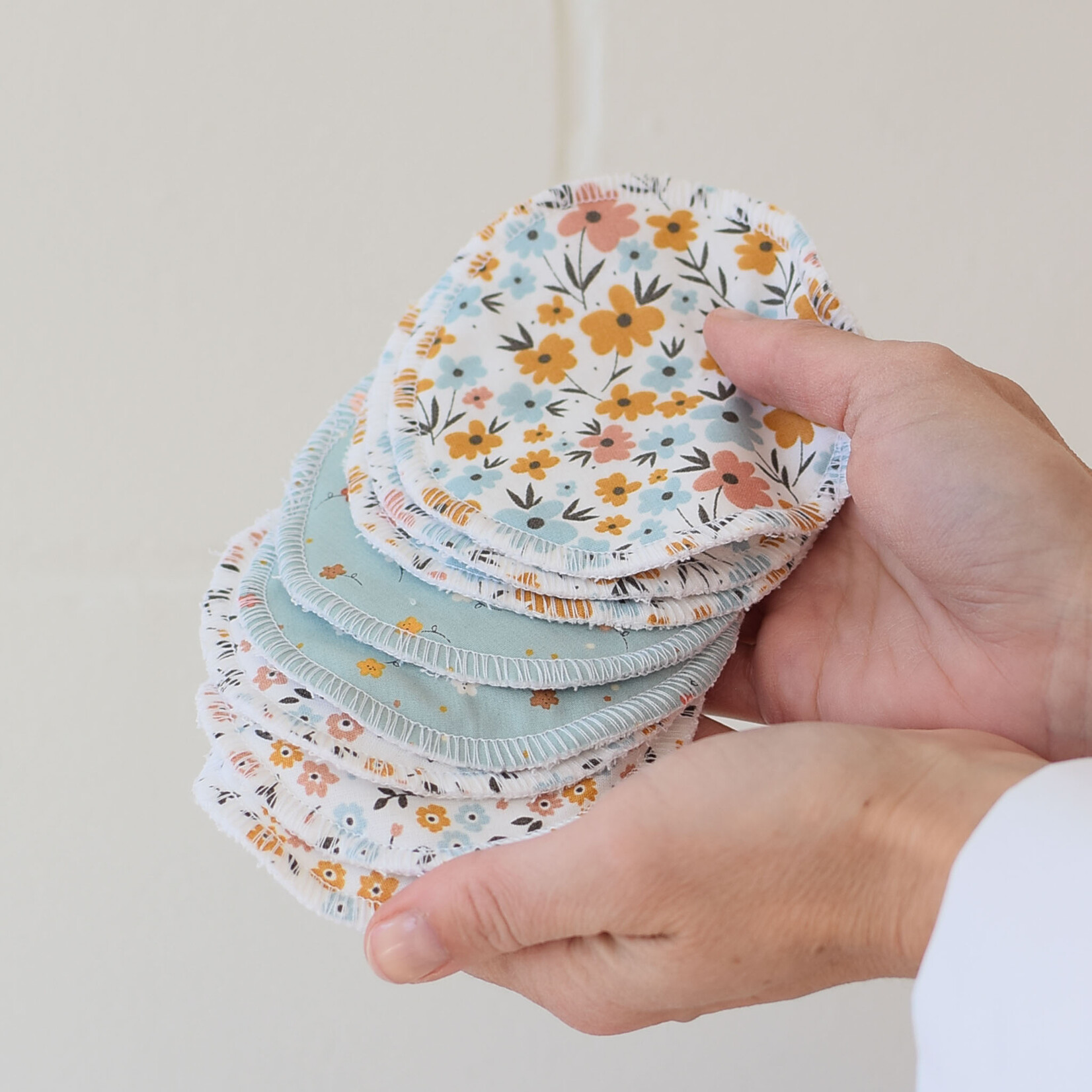 Make-up remover wipes (3)
