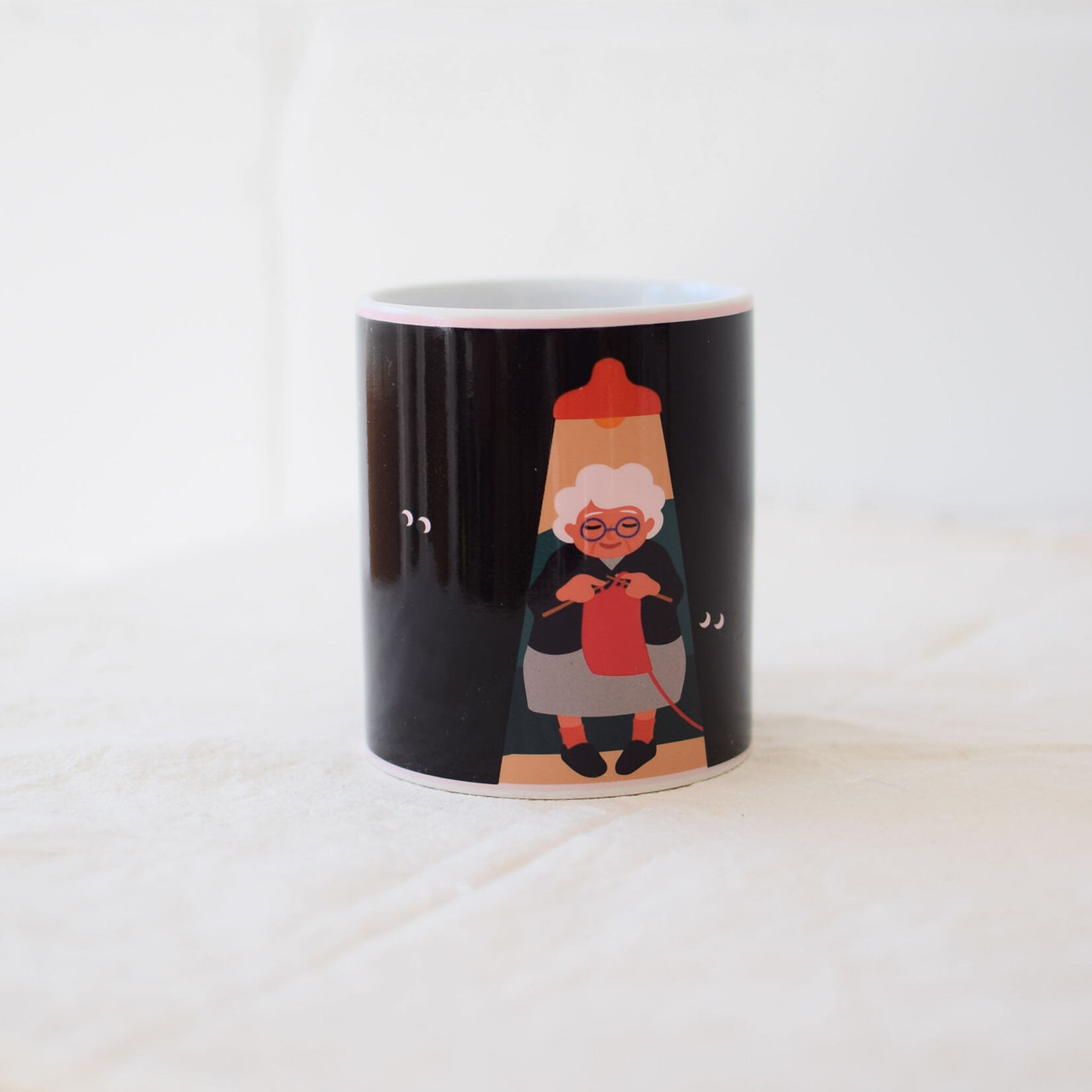 Lady cat thermoreactive mug