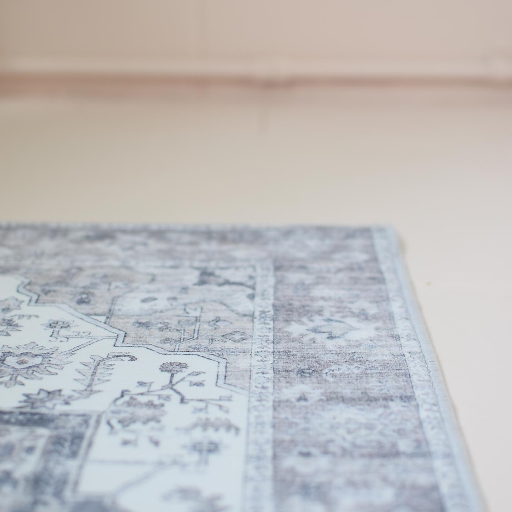 Granado Arctic Gray rug