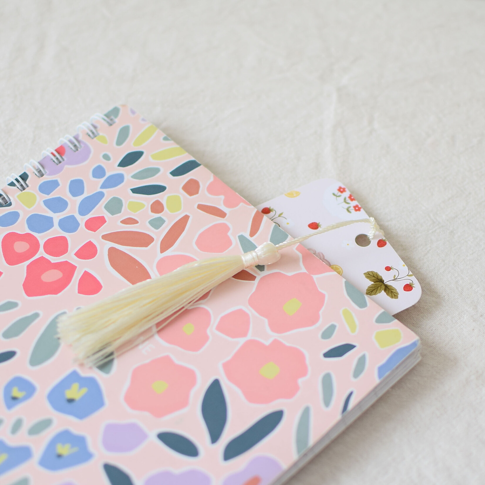 Tassel bookmark - English tea