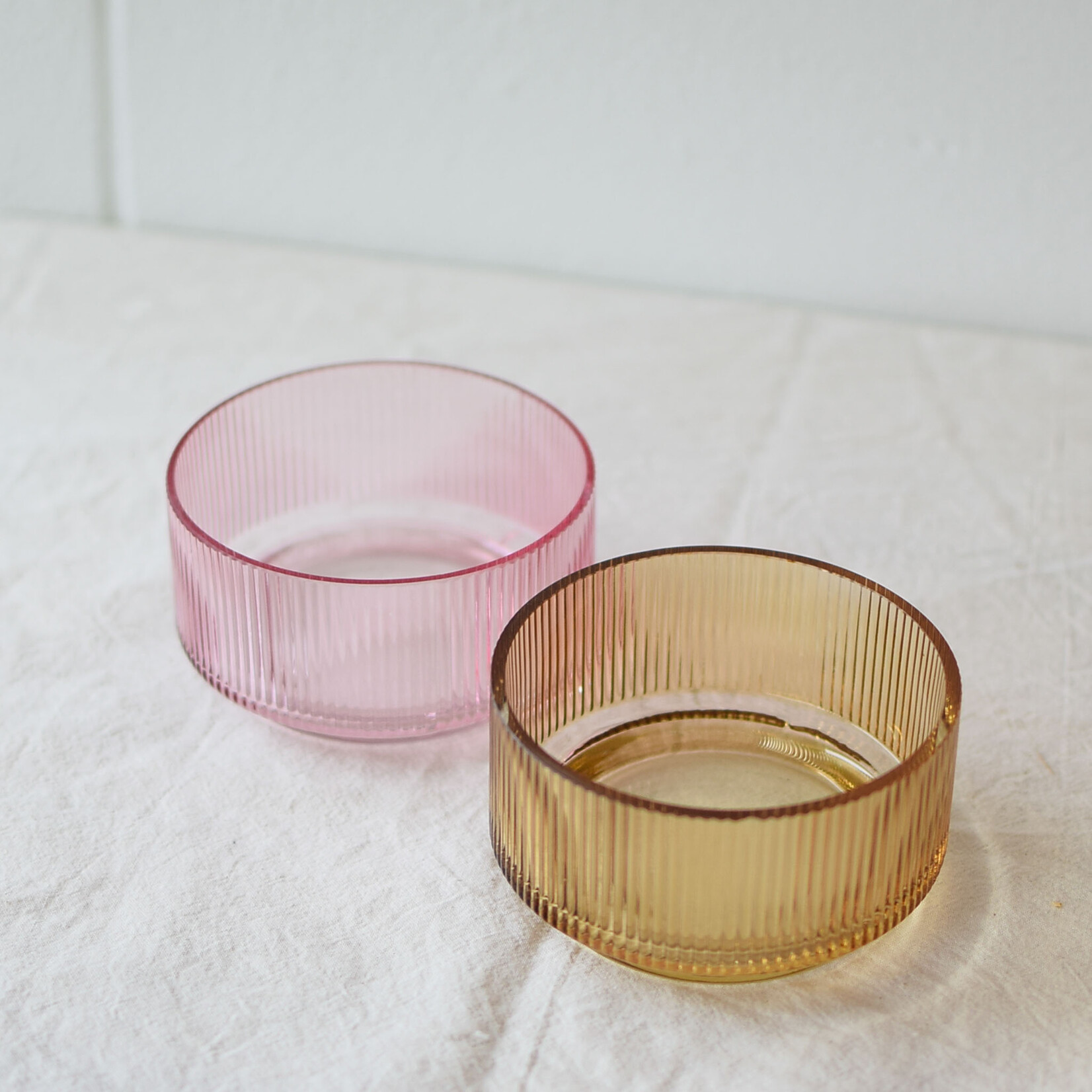 Ribbed stacking bowl