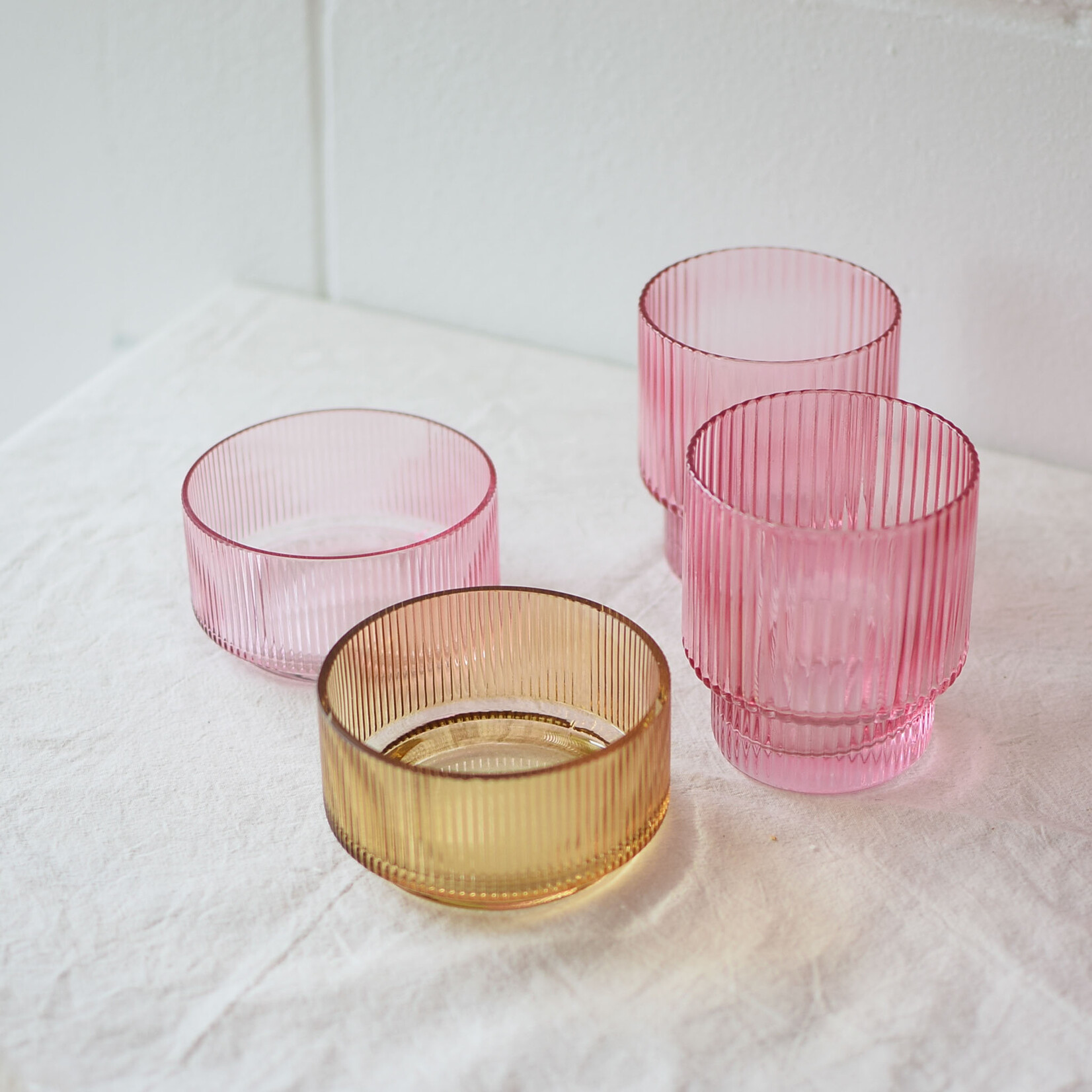 Ribbed stacking bowl