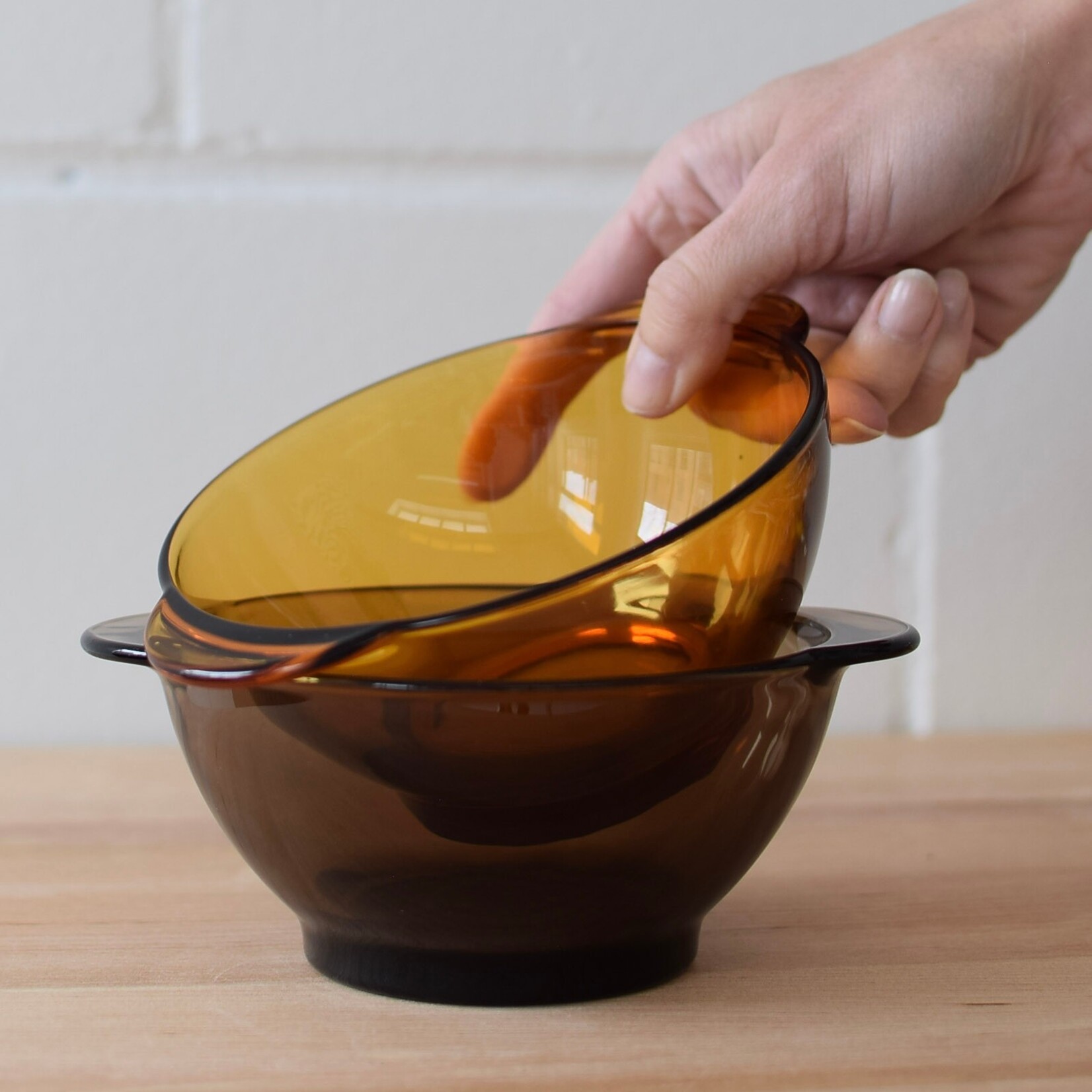 Lily bowl with handles