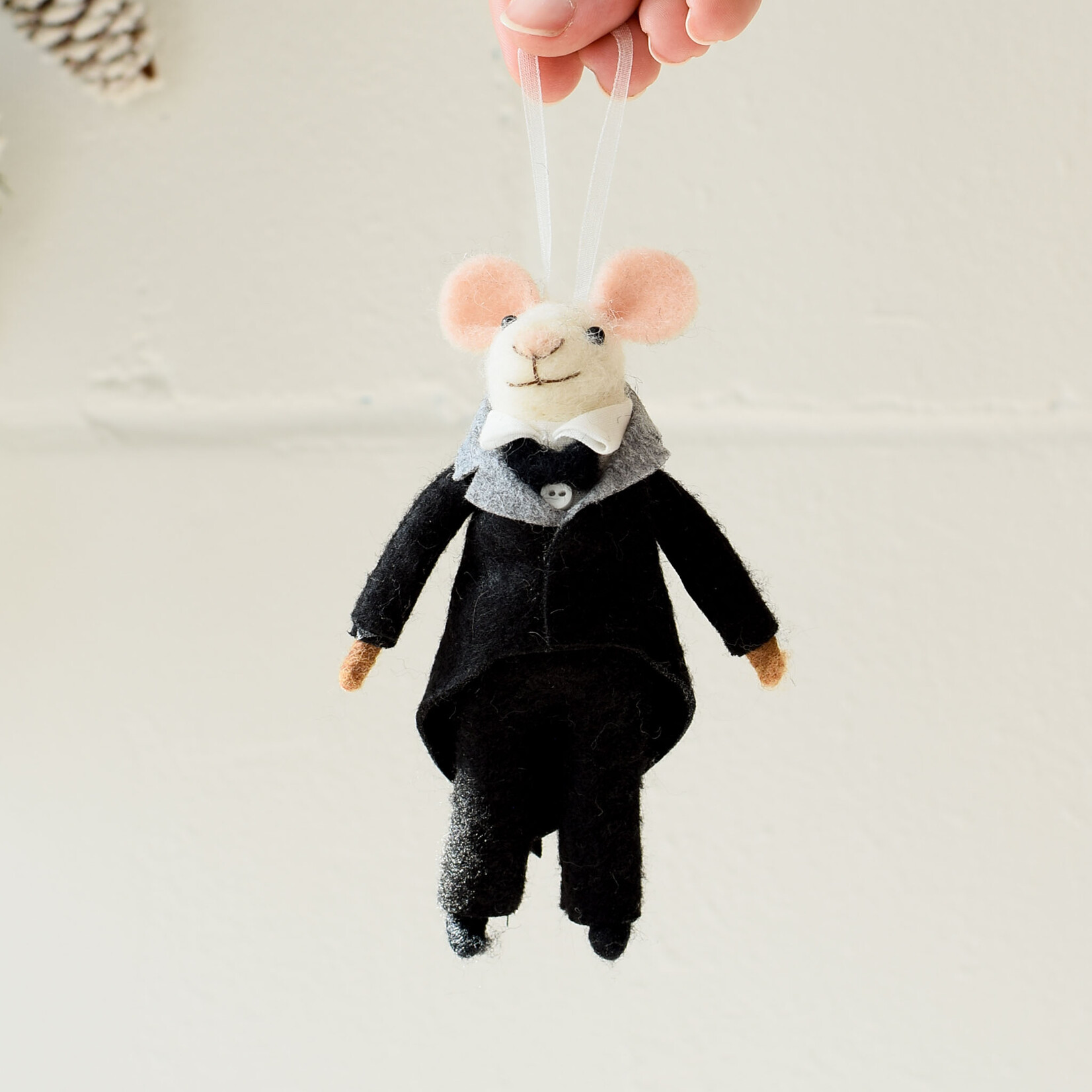 Ornament Mouse - Groom's suit