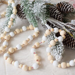 White and wooden beads garland