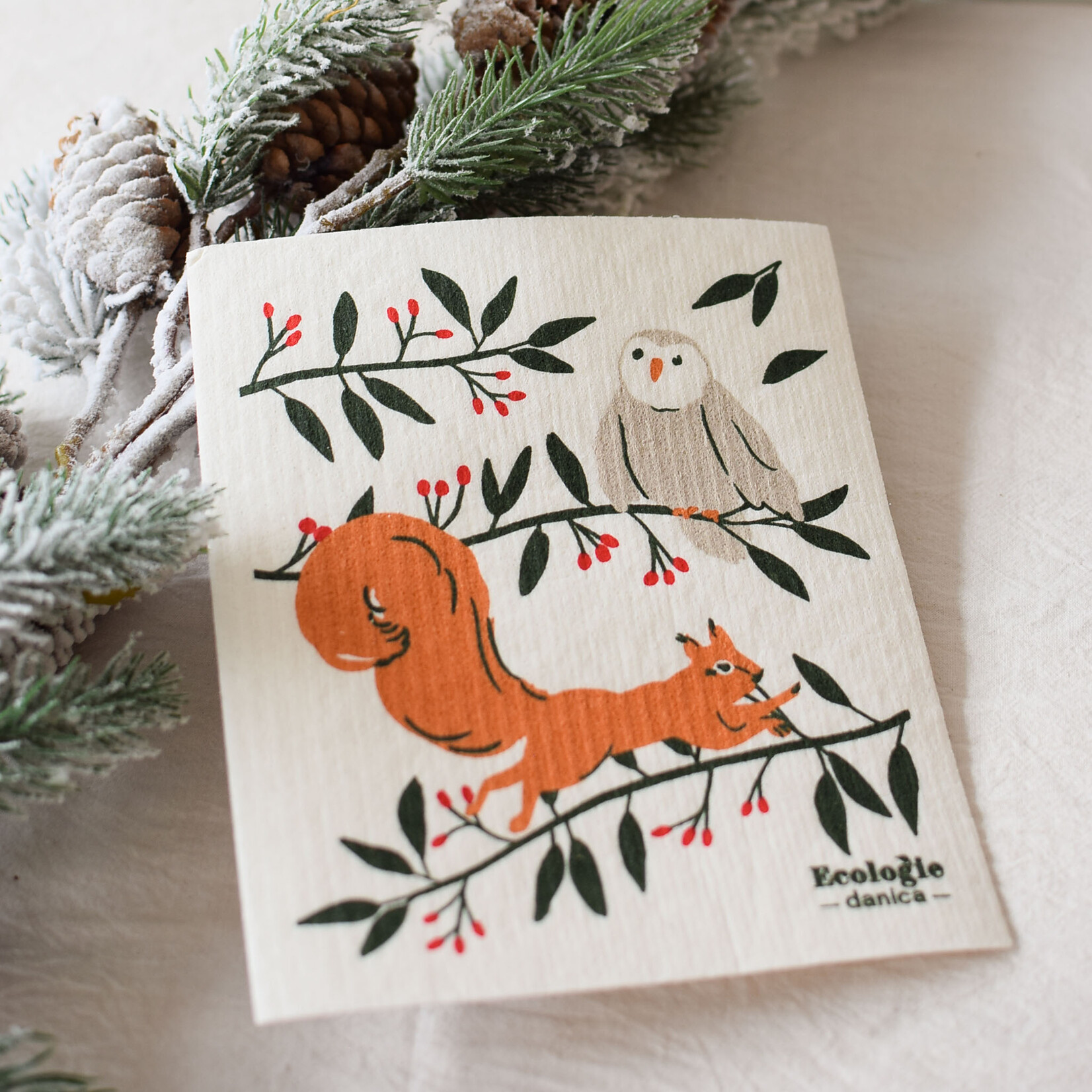 Swedish wipe - Squirrel and owl