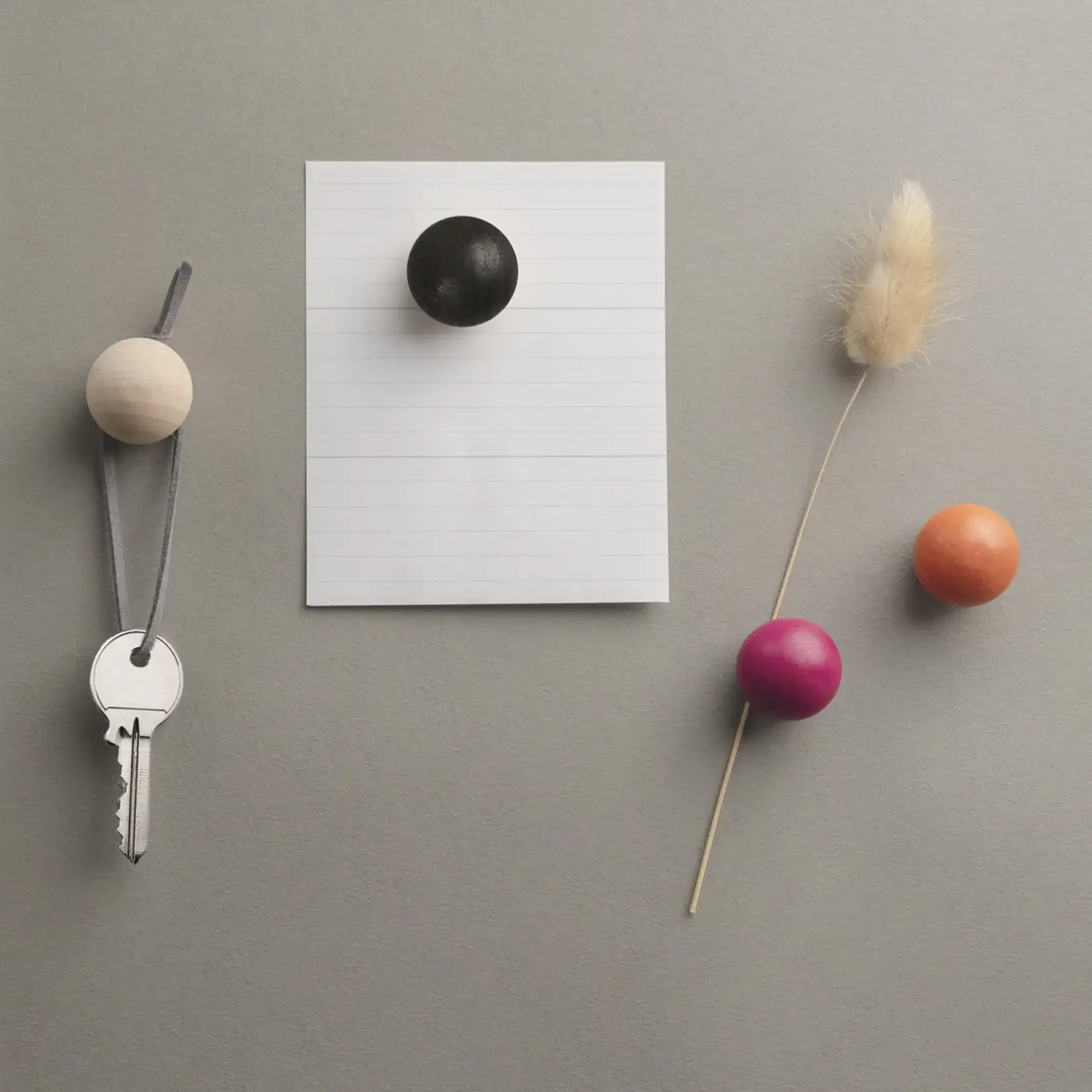 Tout Simplement Trio of wooden magnetic balls