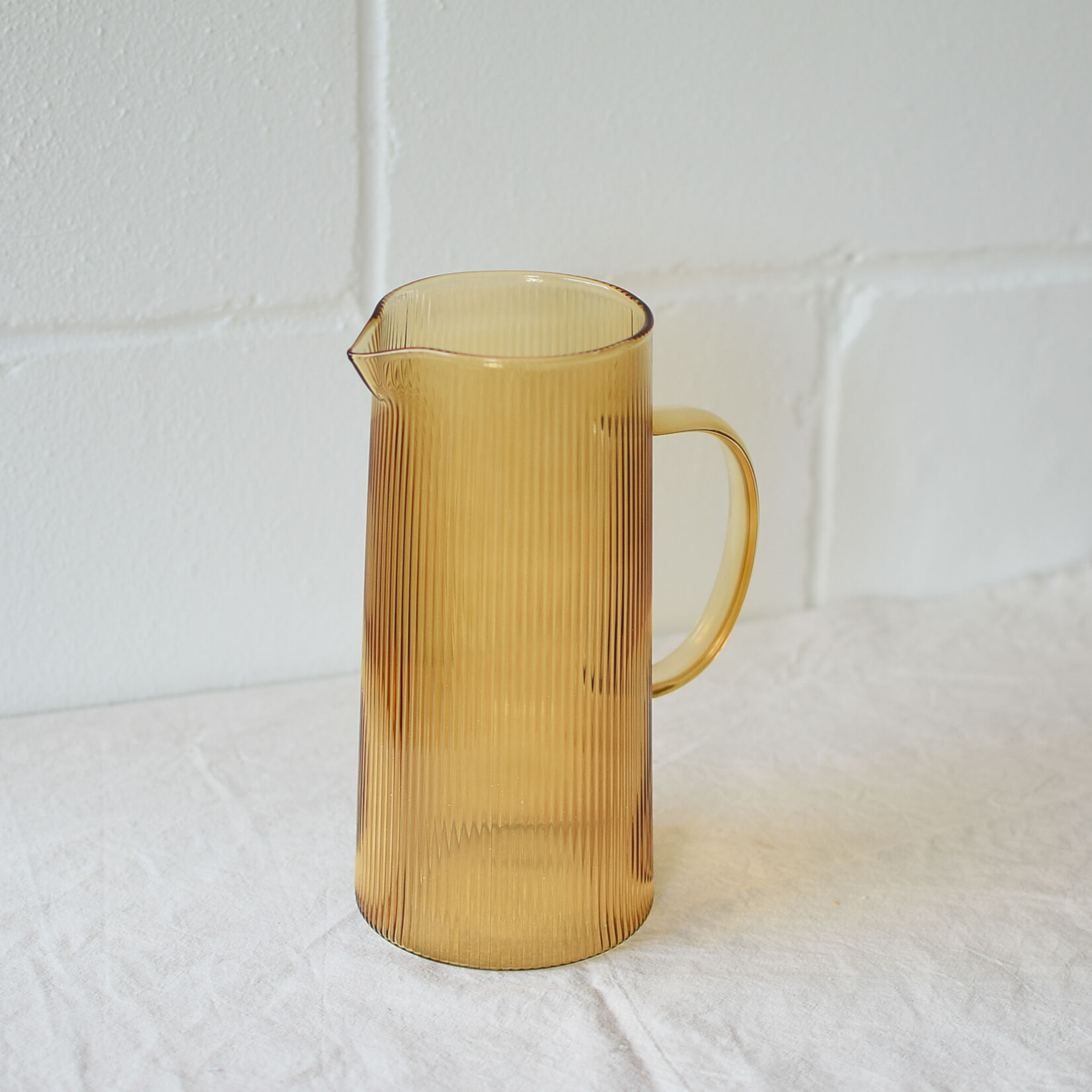 Ribbed pitcher 1.5L