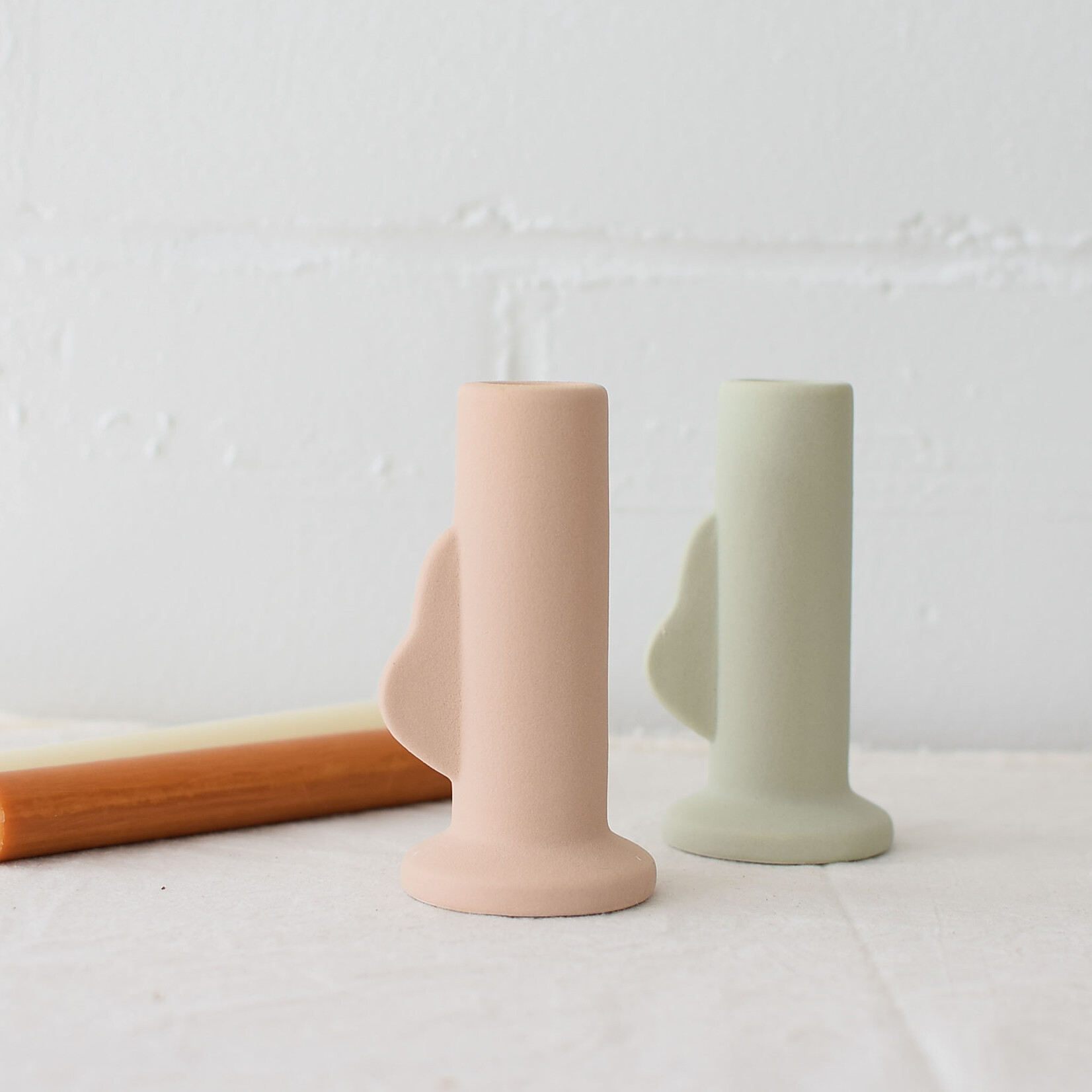 Moderna candle holder (2 colors)