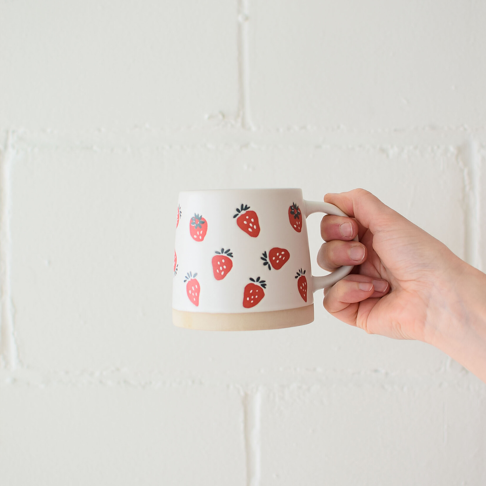 Mug strawberries