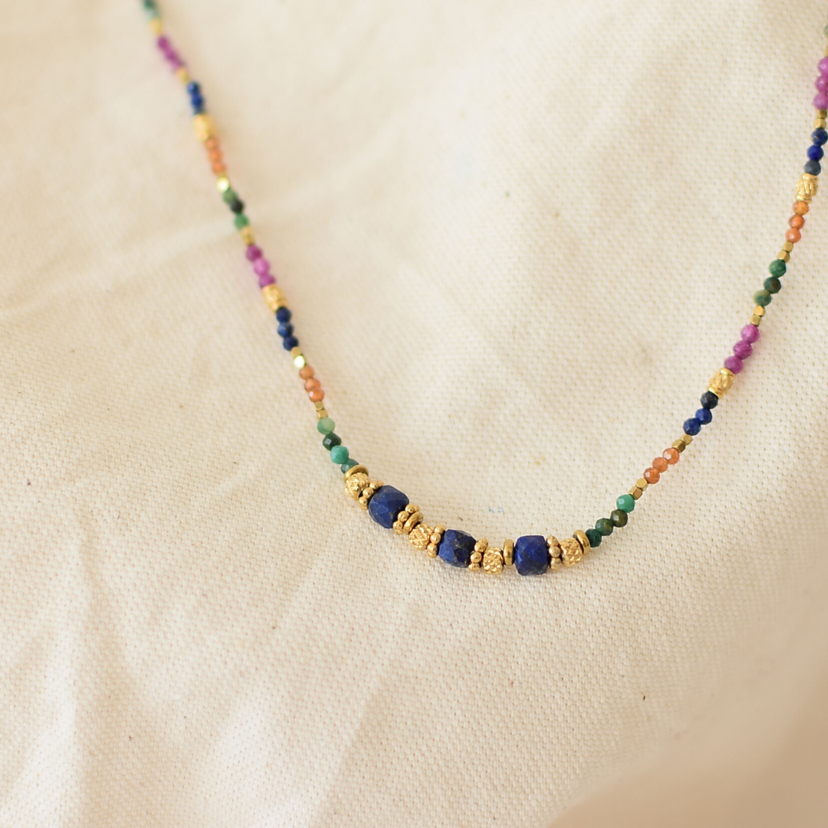 Collier Pierres fines