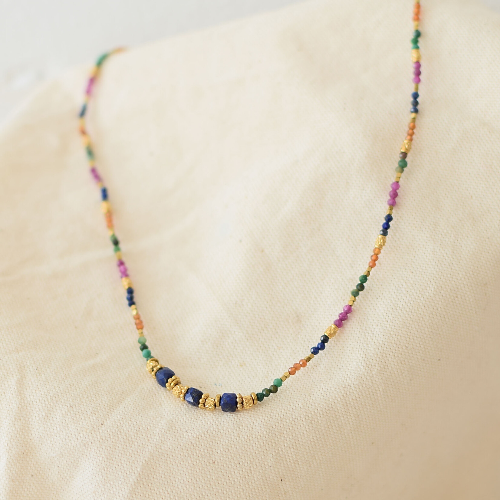 Collier Pierres fines