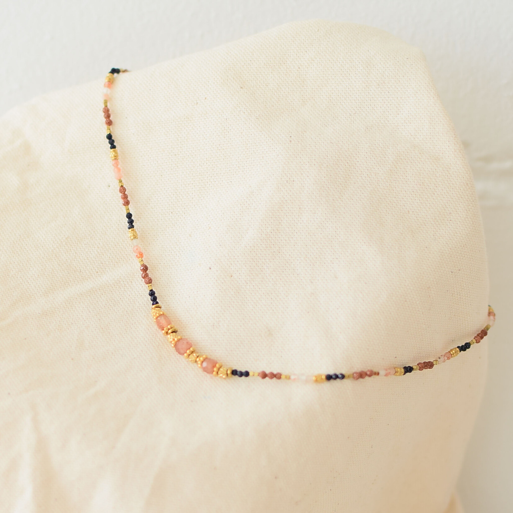 Collier Pierres fines