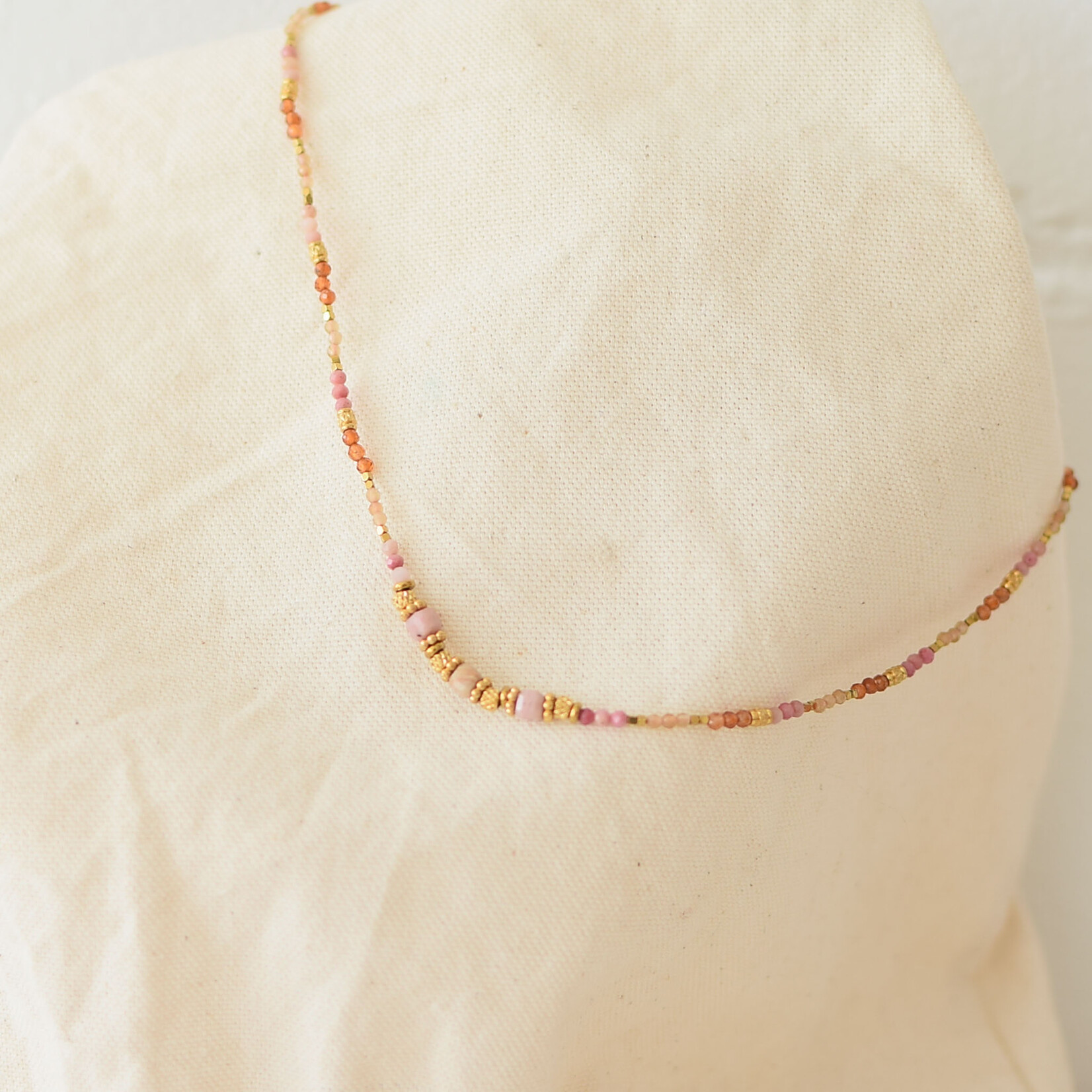 Collier Pierres fines