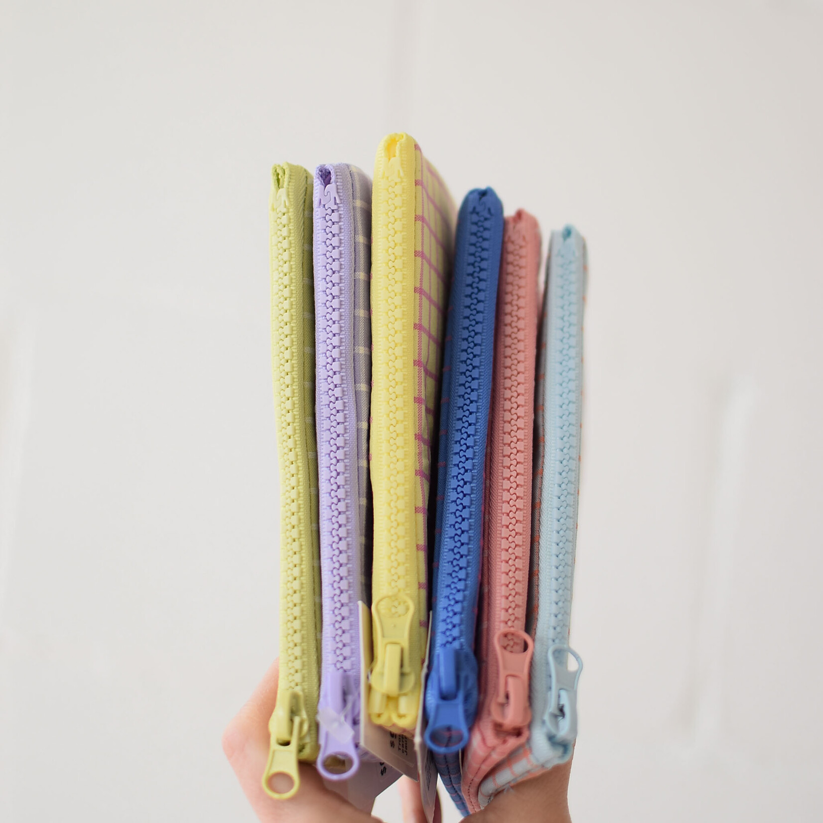 Trousse à carreaux (plusieurs couleurs)