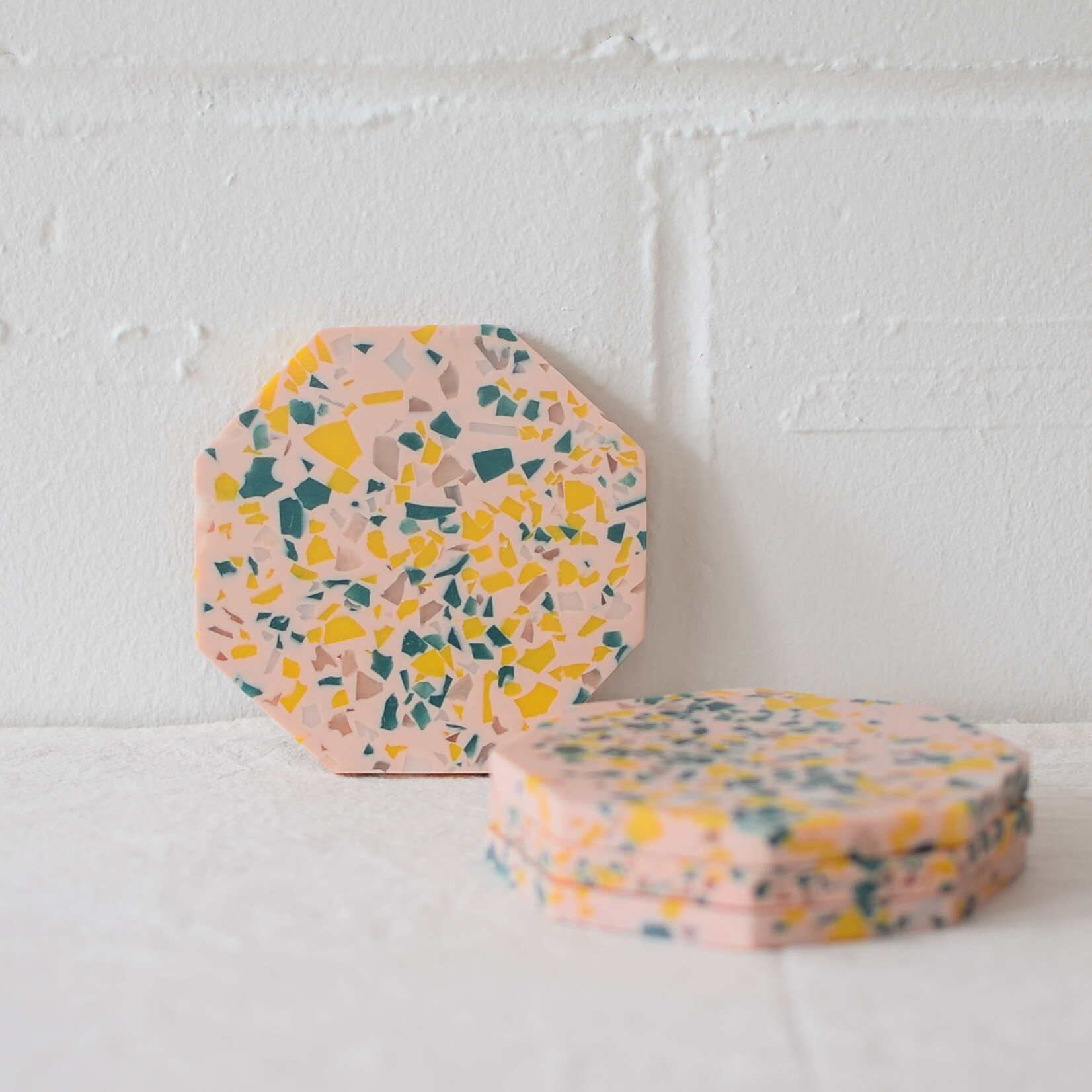 Sous verres Terrazzo en résine - Jaune et Rose