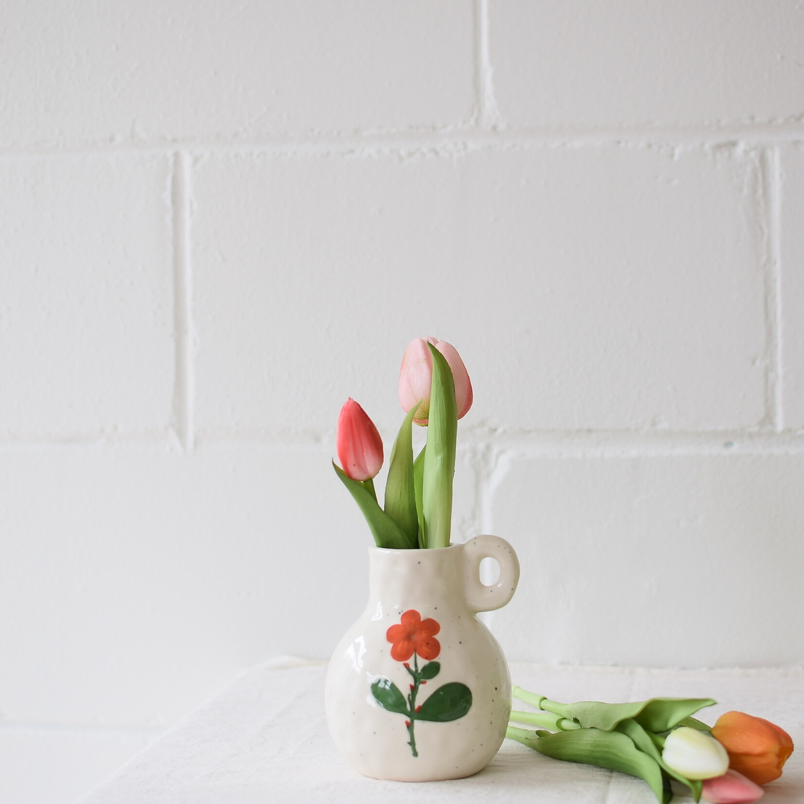 Red flower jug vase 12.5cm
