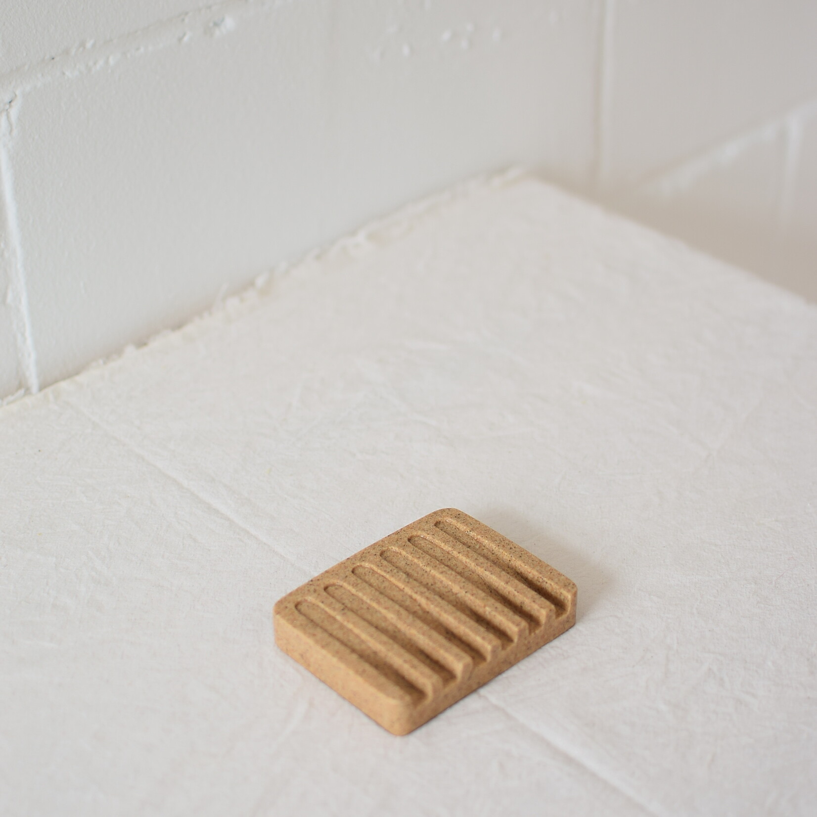 Sand soap dish