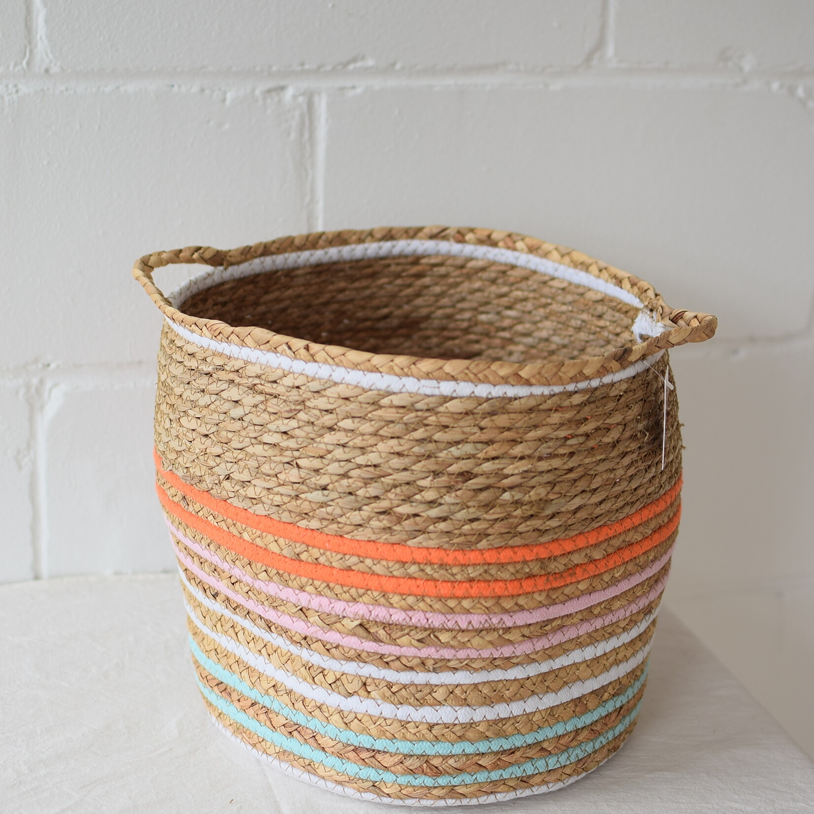 Storage basket Lined