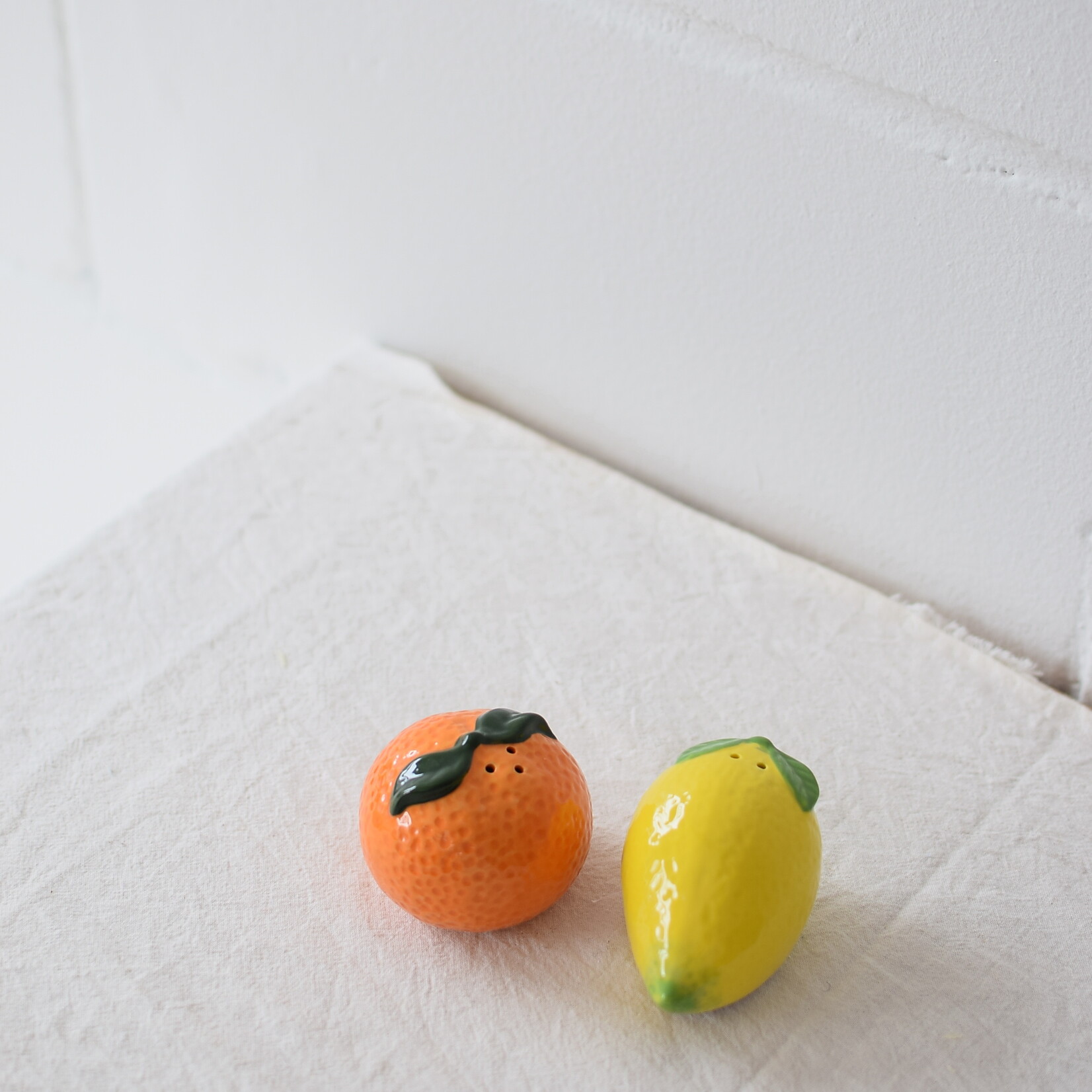 Salt and Pepper Shaker Set - Citrus fruits