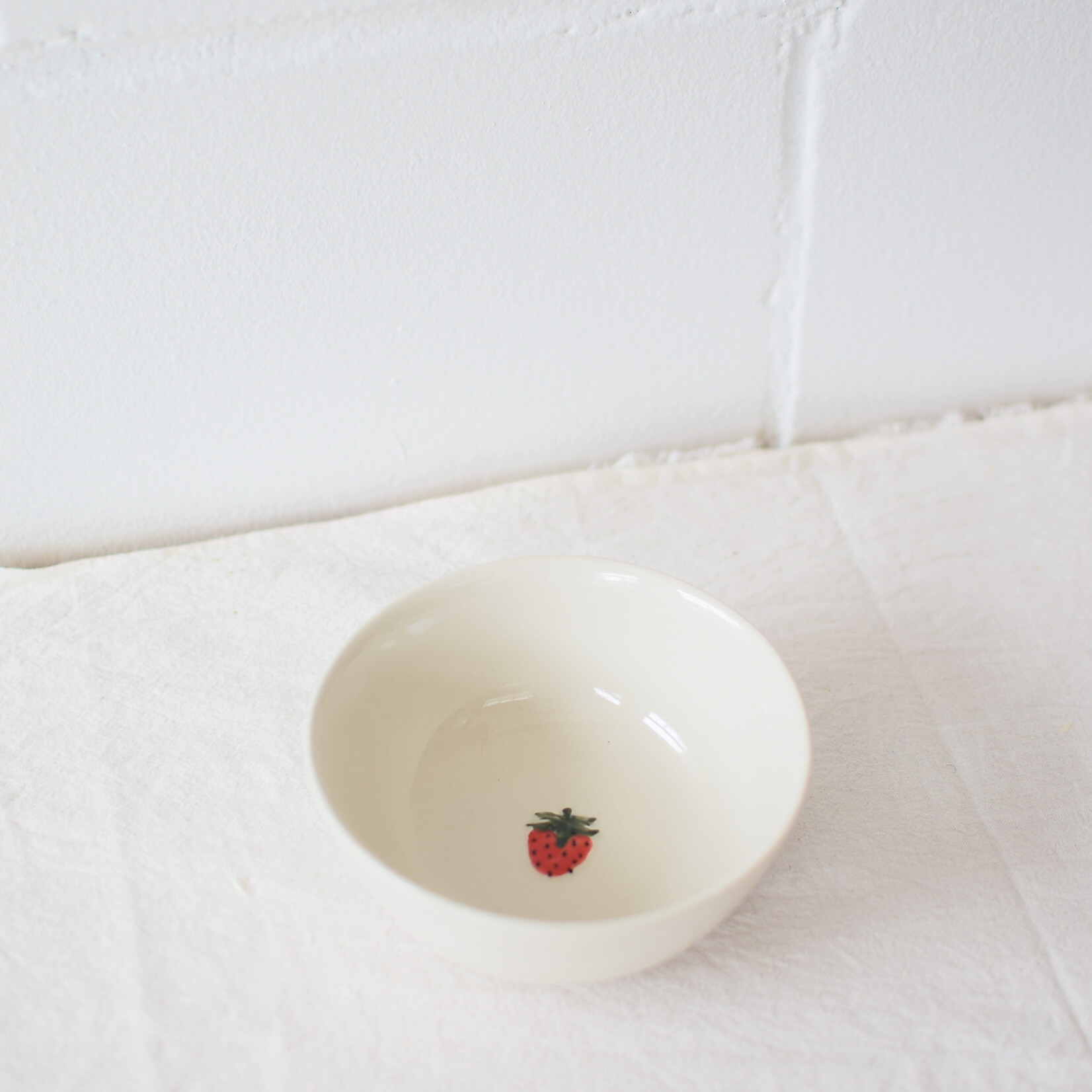Small bowl - Strawberry 4.75"
